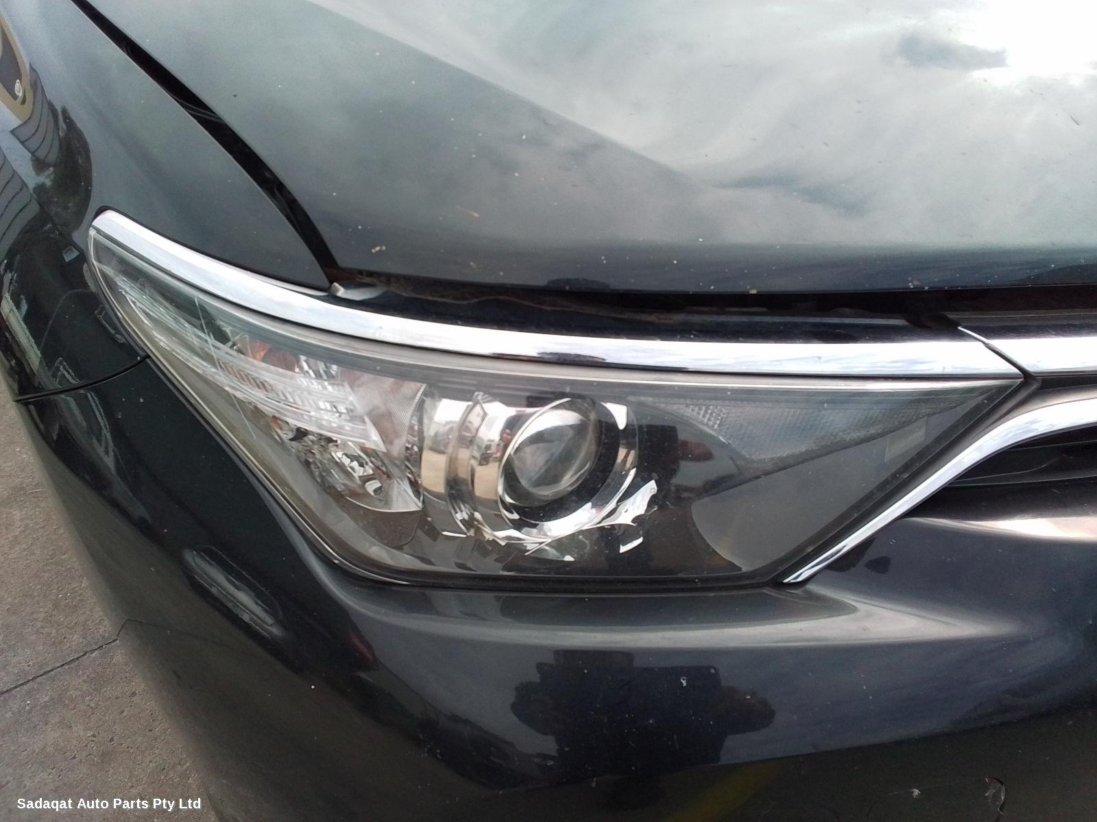 Toyota Corolla Right Headlamp