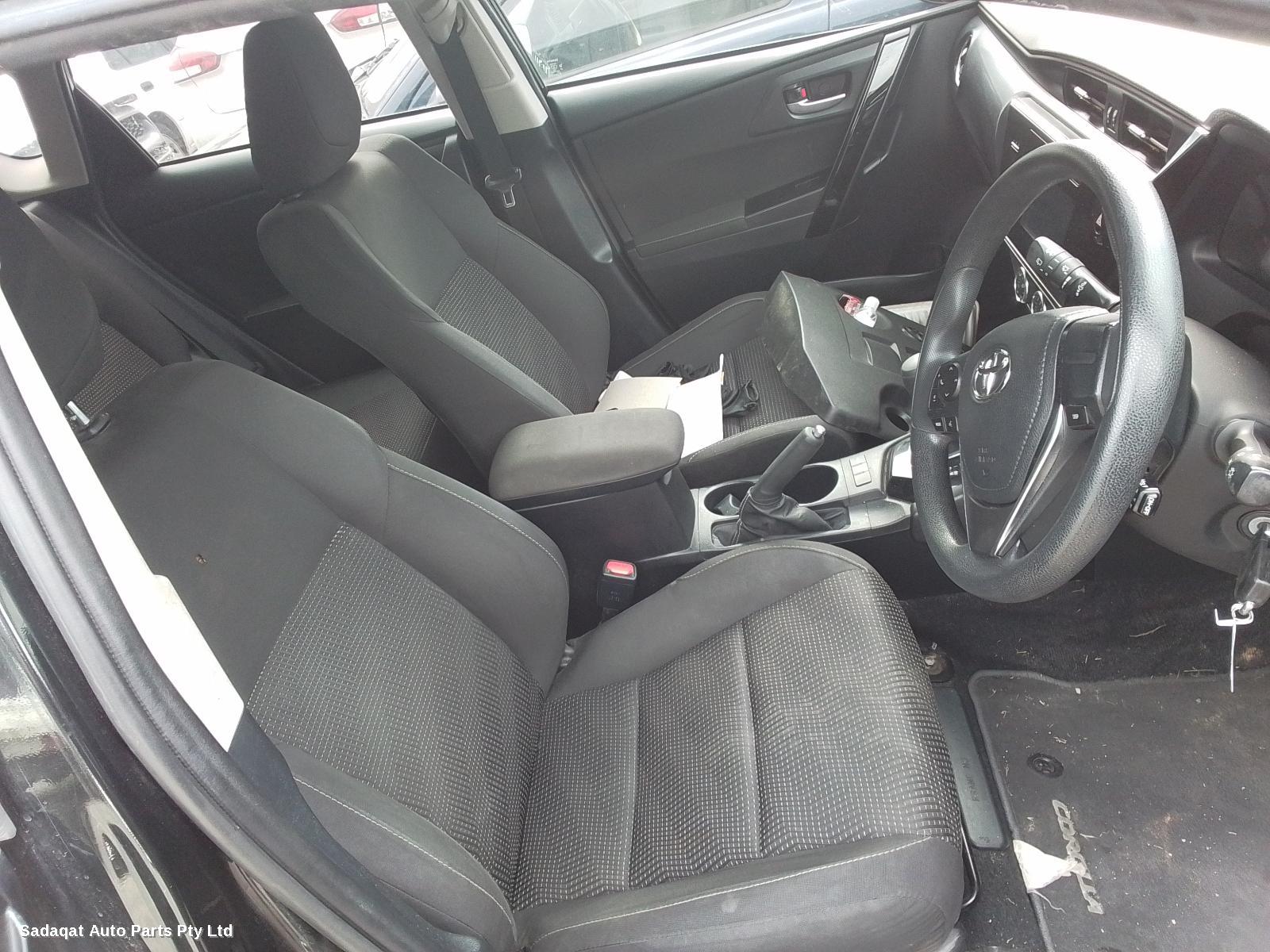 Toyota Corolla Right Headlamp