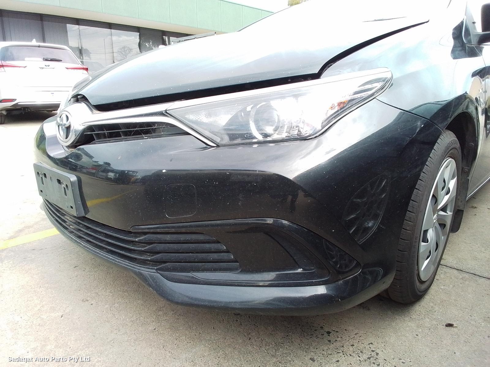 Toyota Corolla Right Headlamp