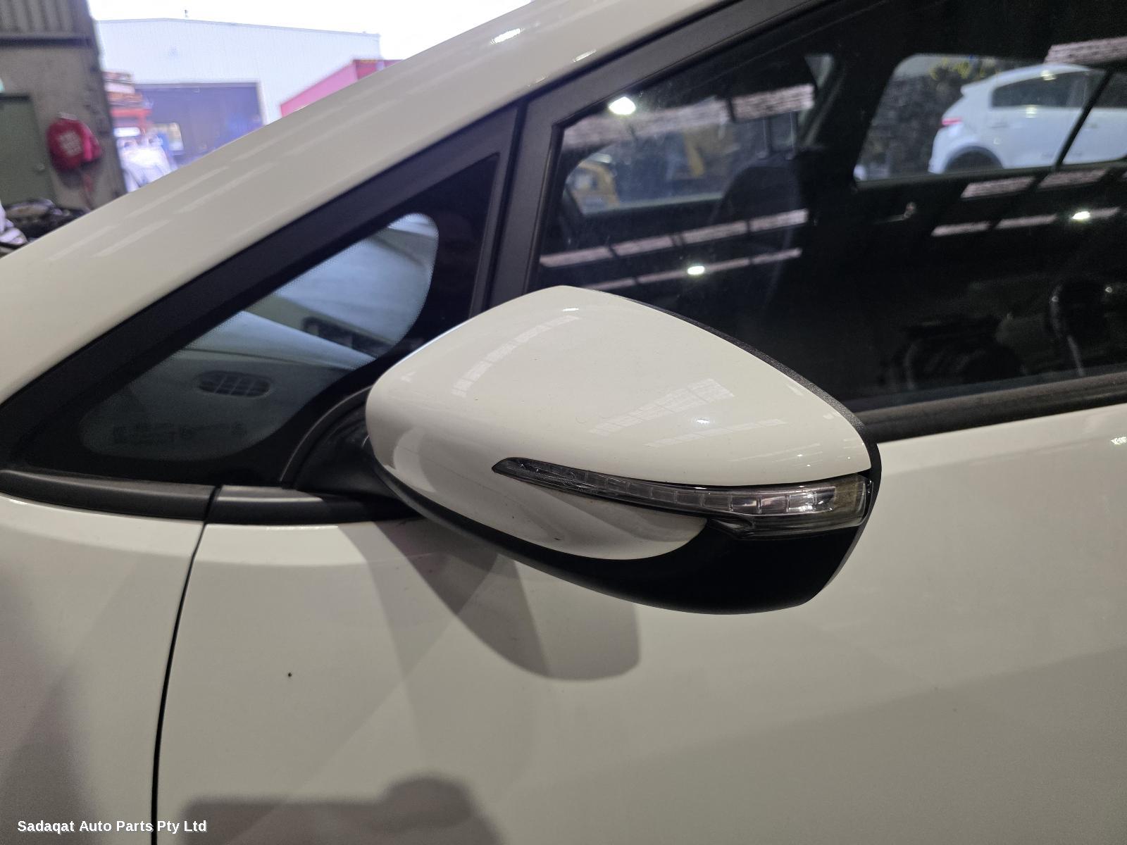 Kia Cerato Glove Box