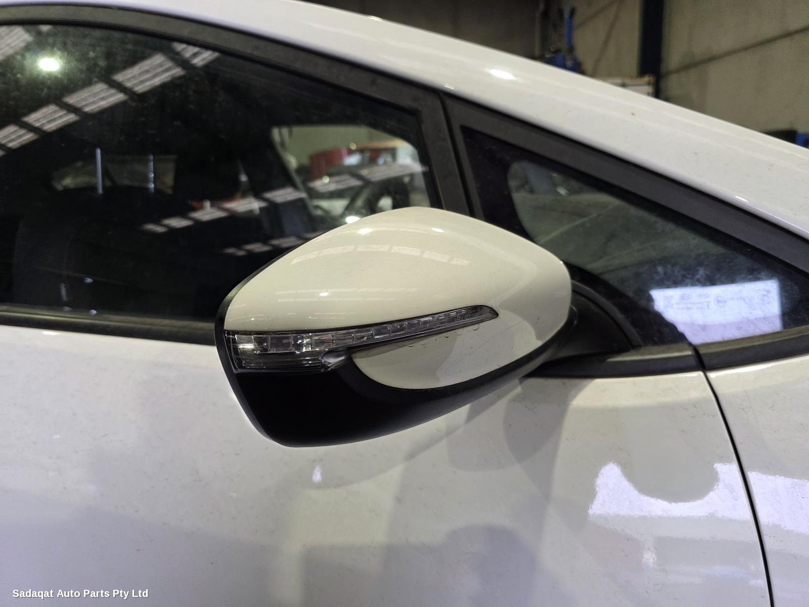 Kia Cerato Glove Box