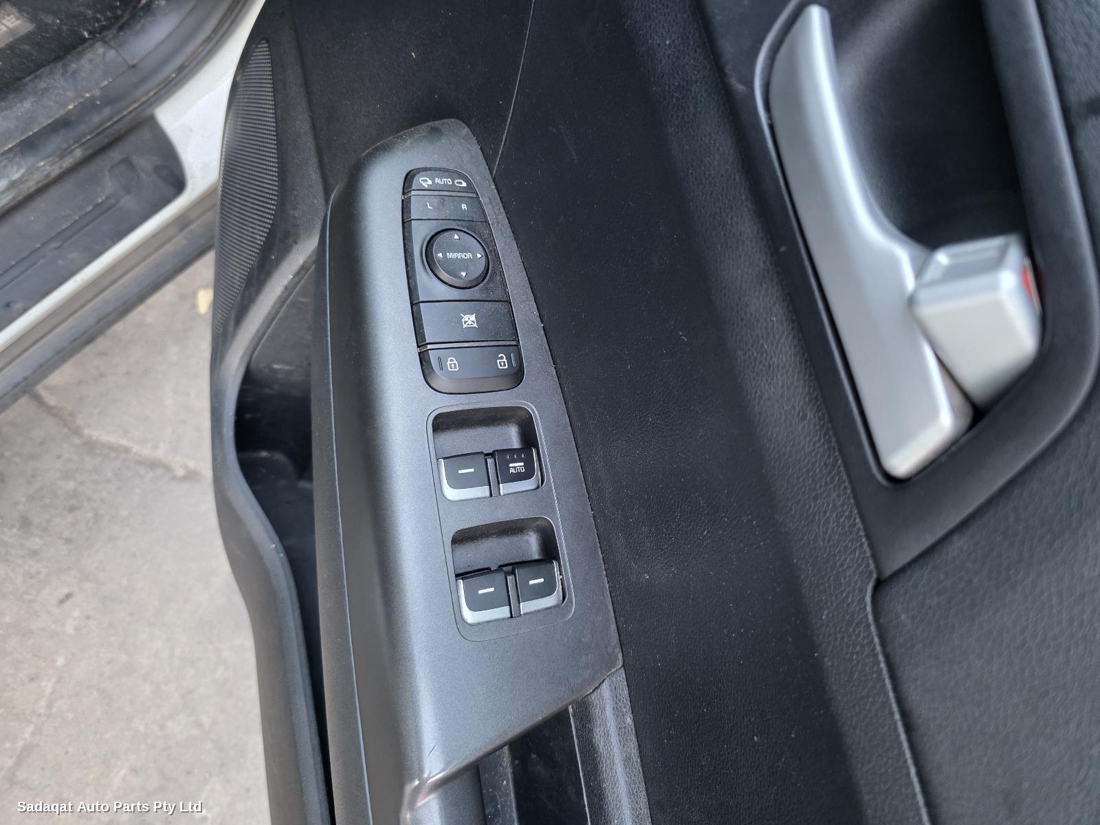 Kia Sportage Right Guard