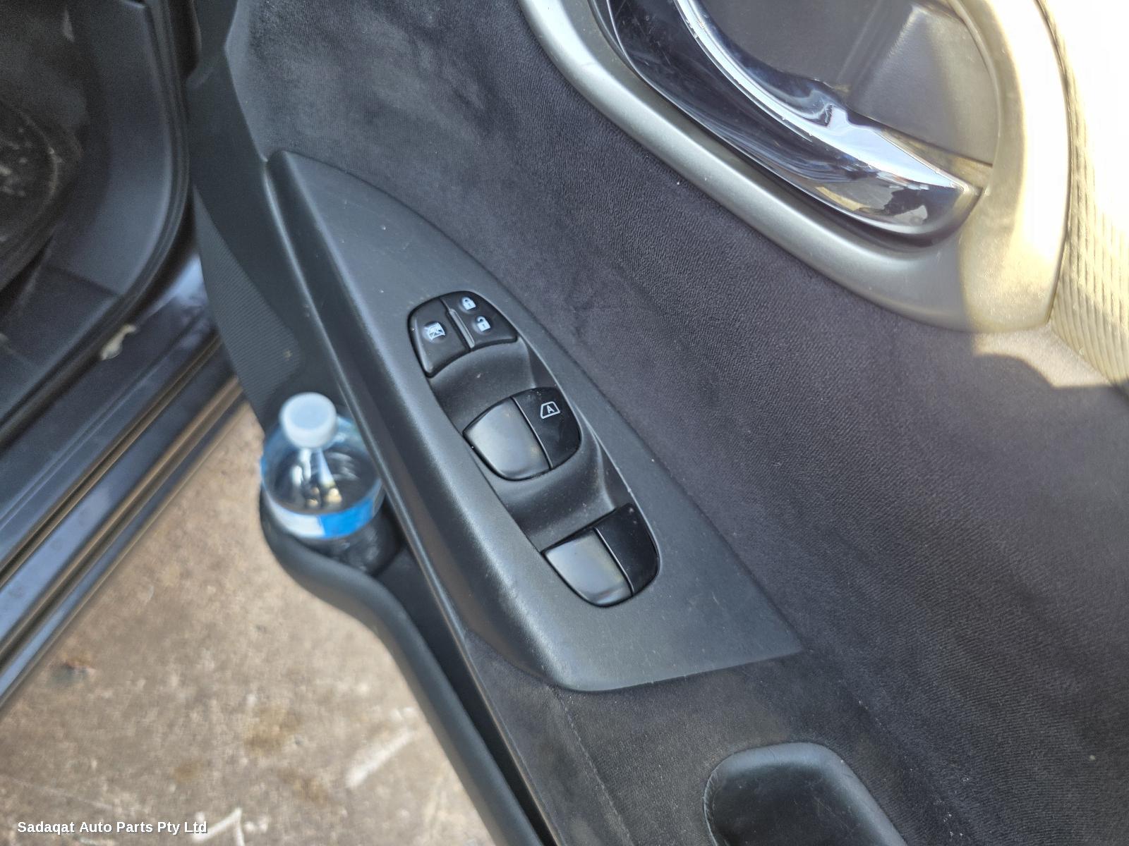 Nissan Pulsar Left Door Mirror