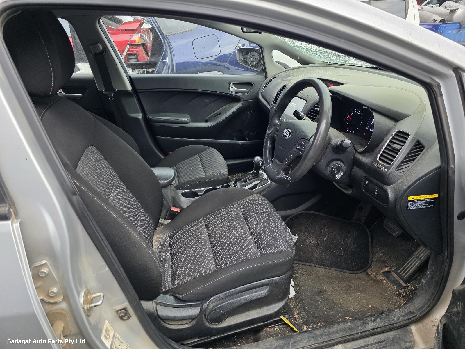 Kia Cerato Right Guard