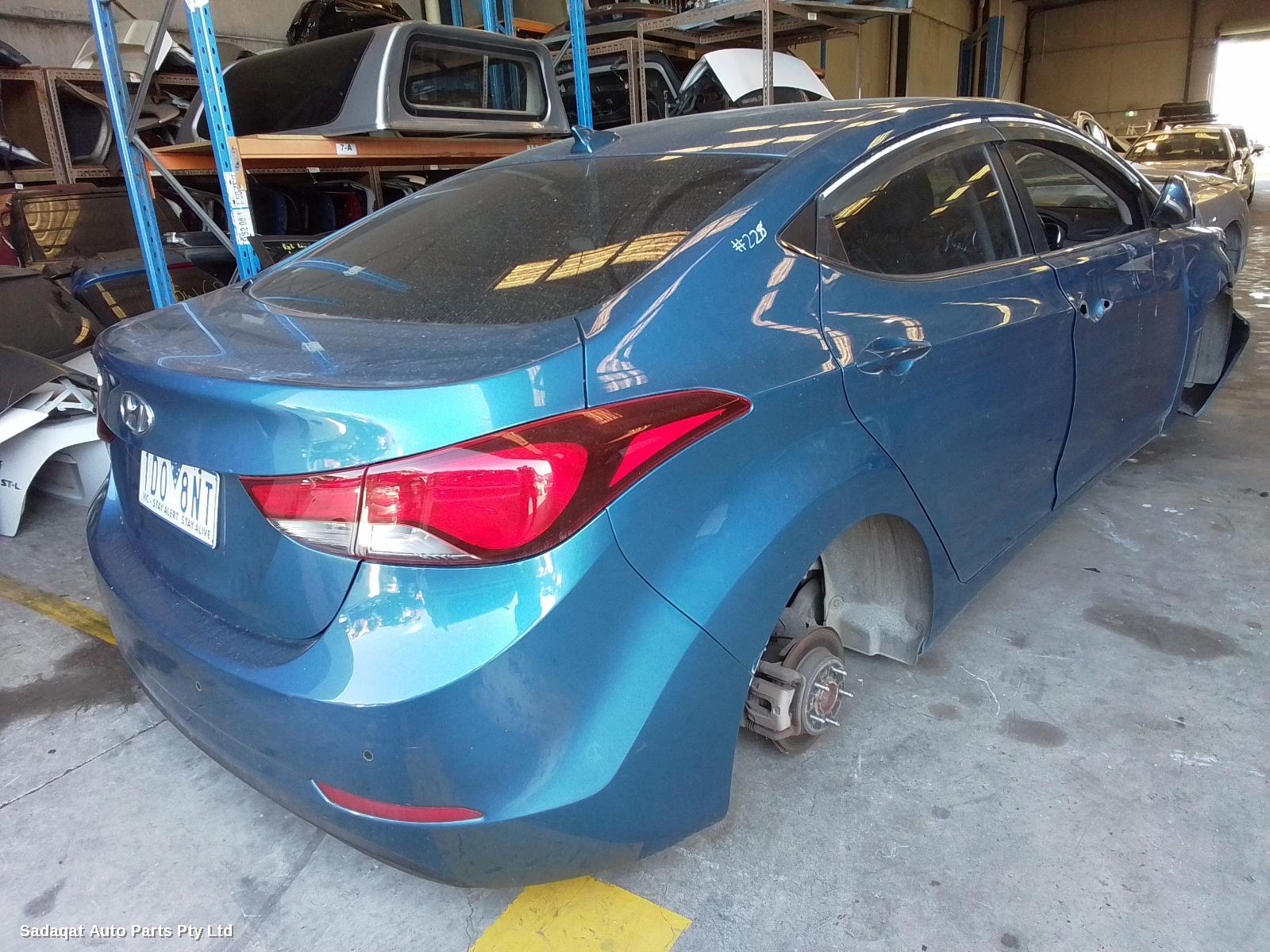 Hyundai Elantra Left Door Mirror