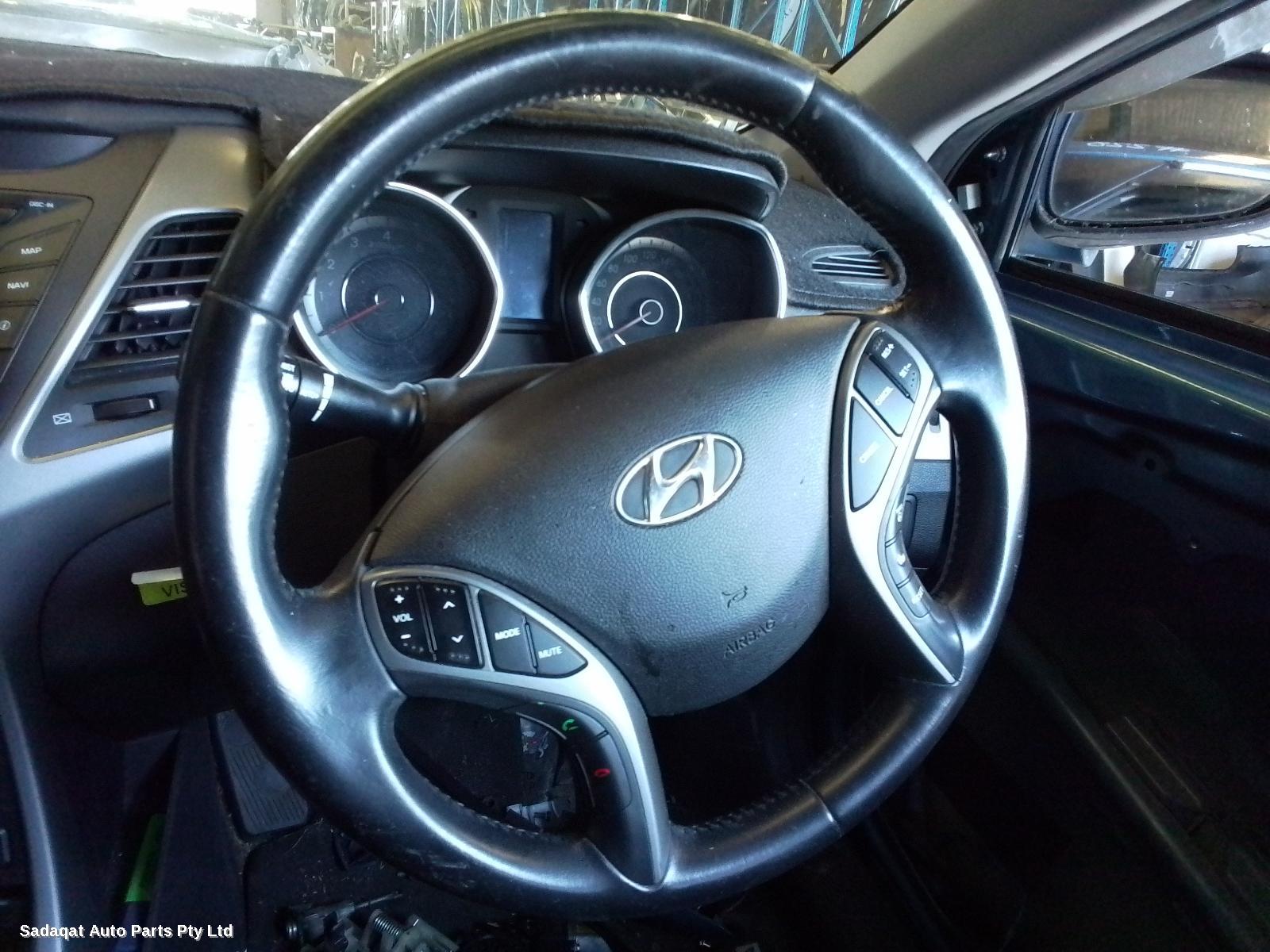 Hyundai Elantra Left Door Mirror