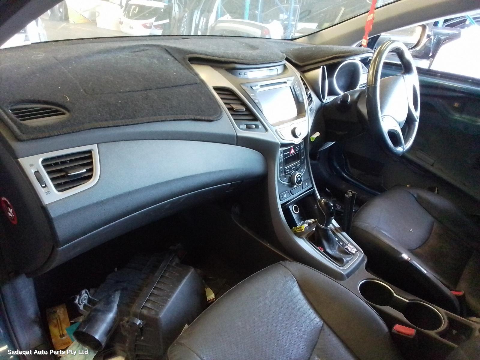 Hyundai Elantra Left Door Mirror