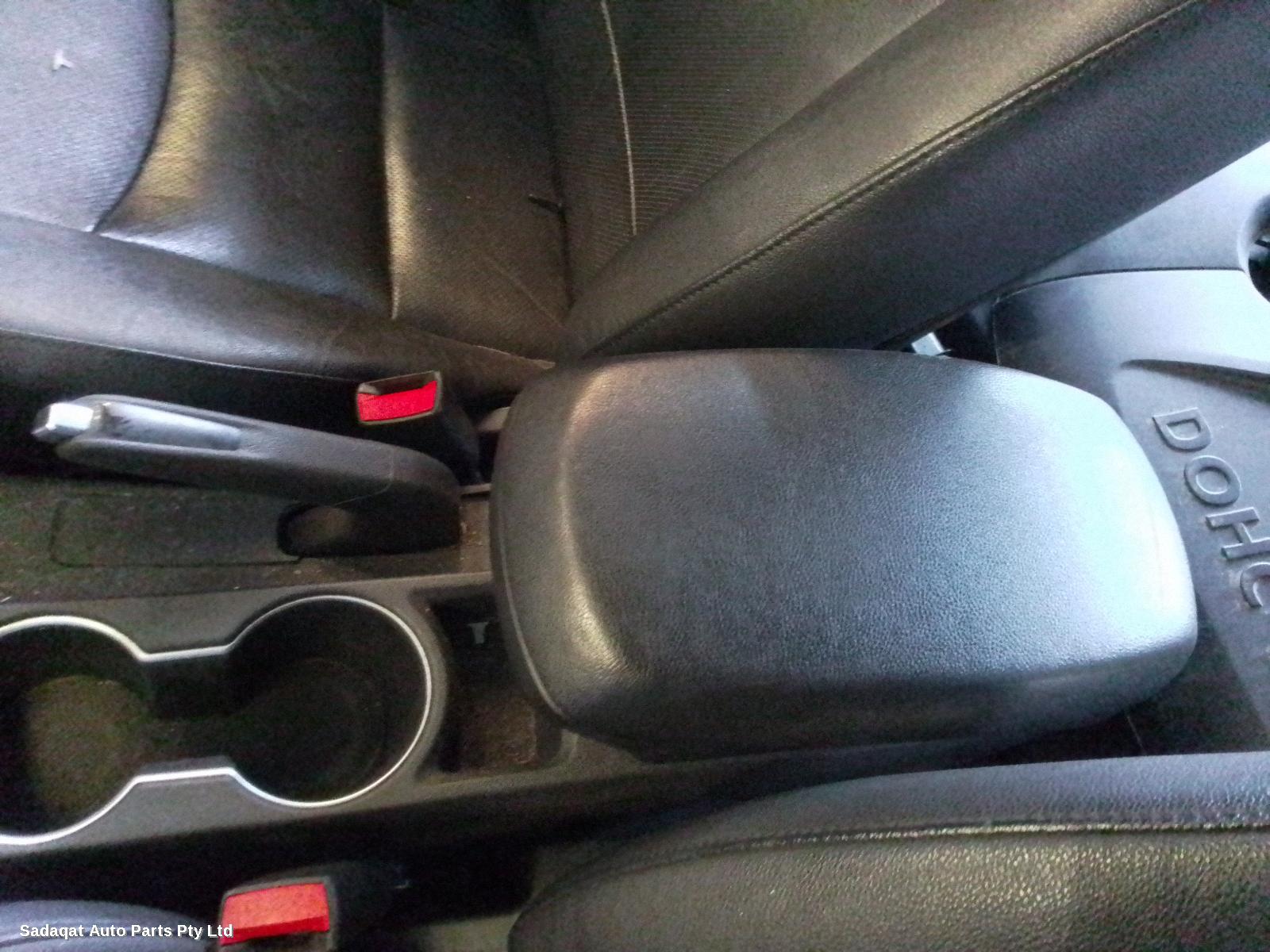 Hyundai Elantra Left Door Mirror