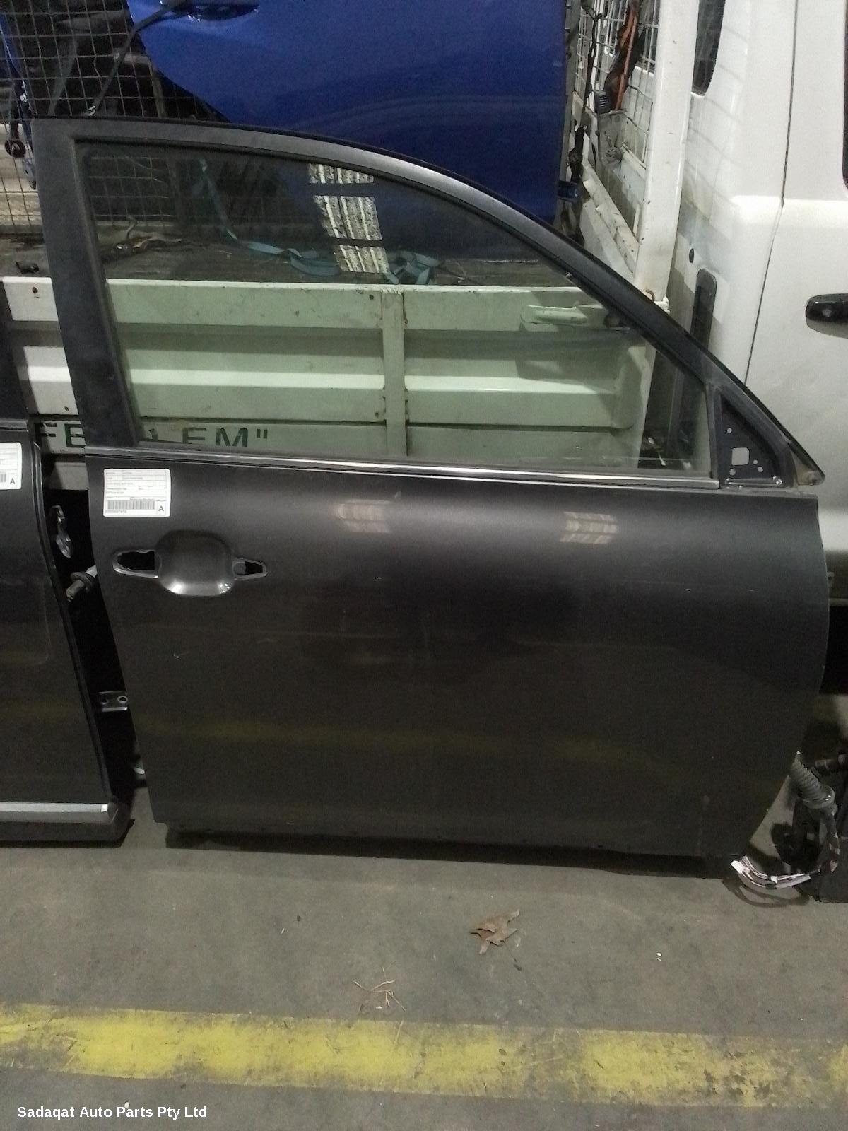 Toyota Kluger Right Front Door