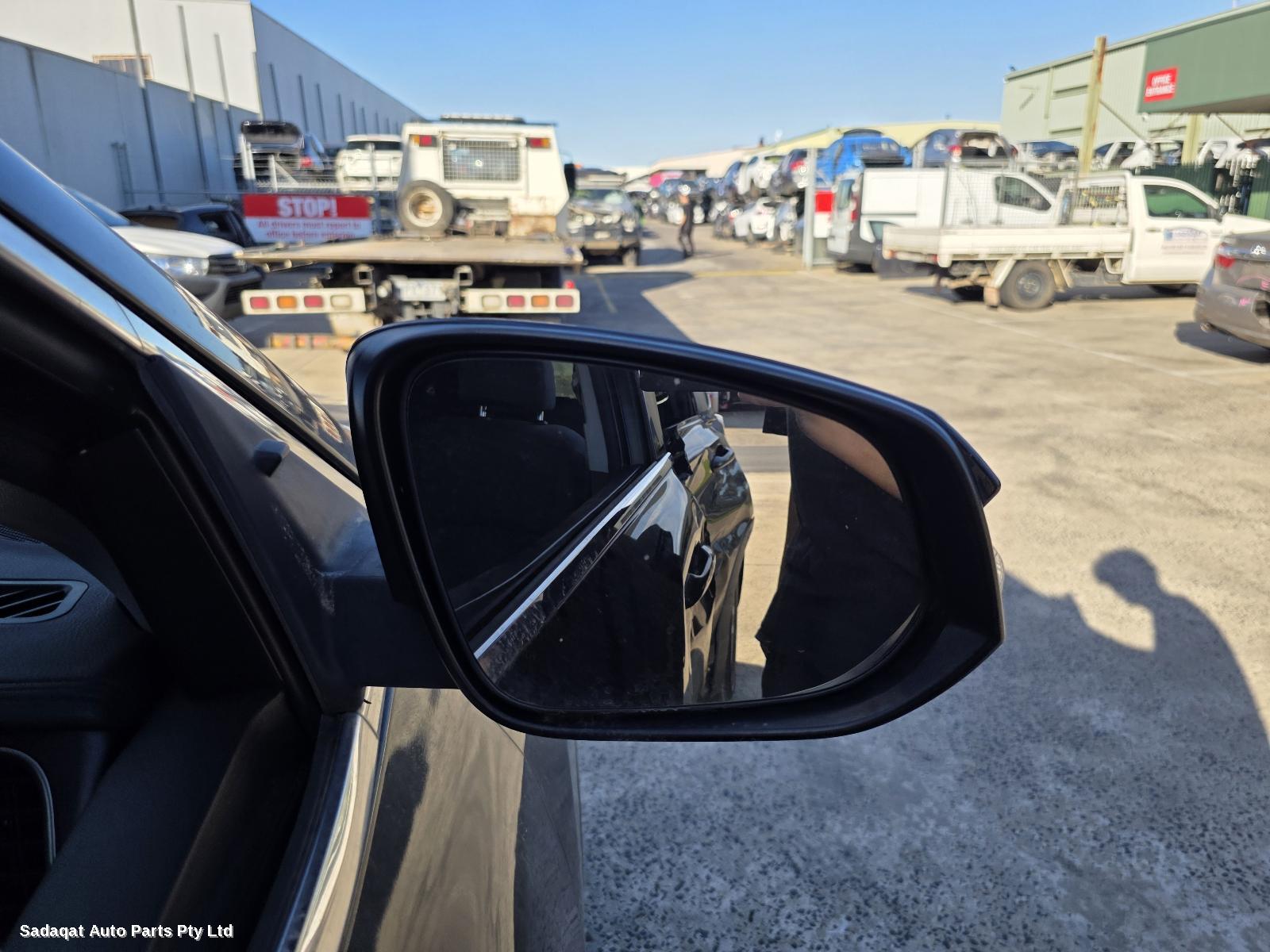 Toyota Kluger Left Door Mirror