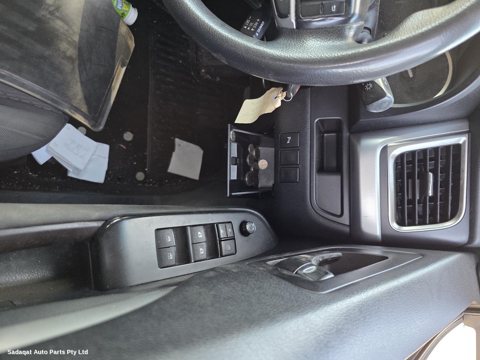 Toyota Kluger Left Door Mirror