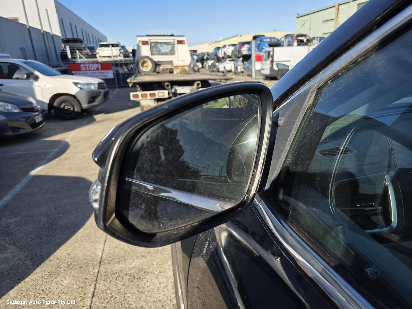 Toyota Kluger Left Door Mirror