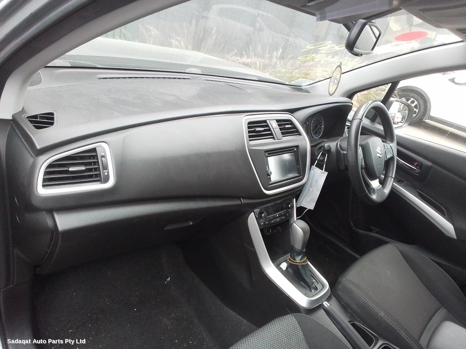 Suzuki S-cross Left Door Mirror