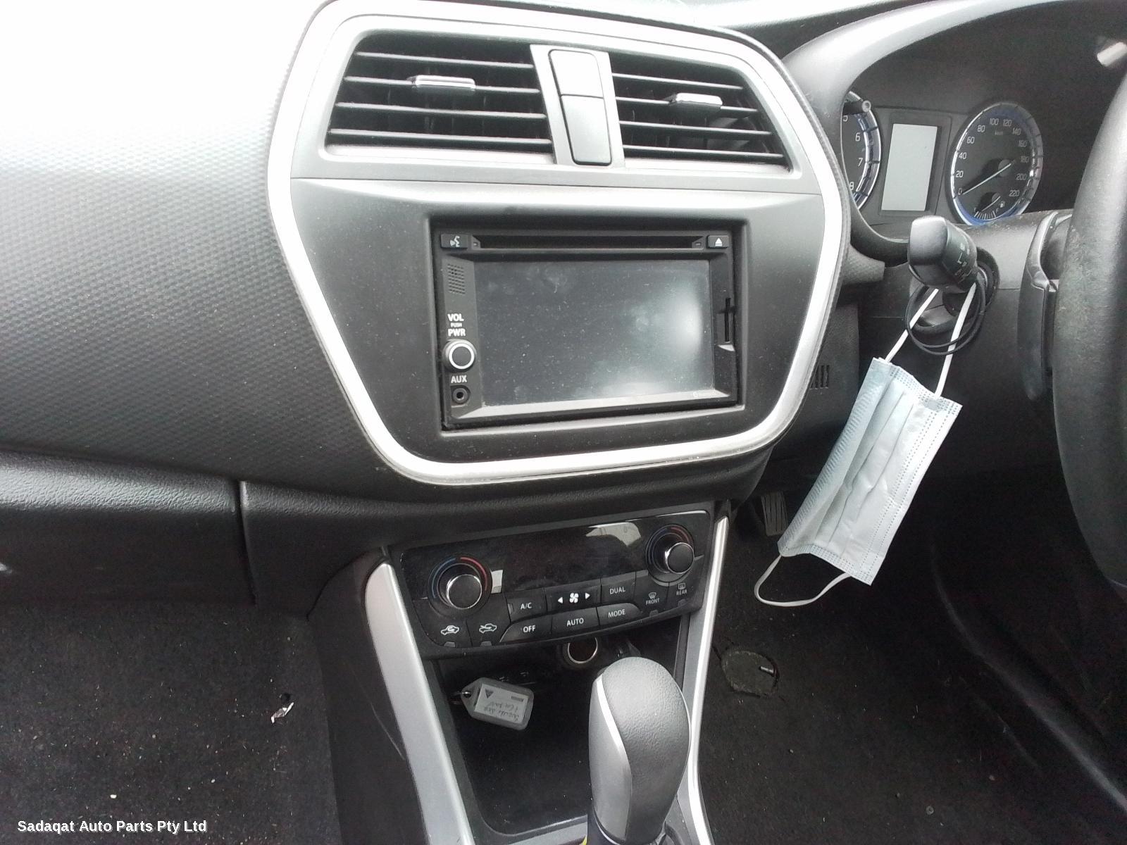 Suzuki S-cross Left Door Mirror