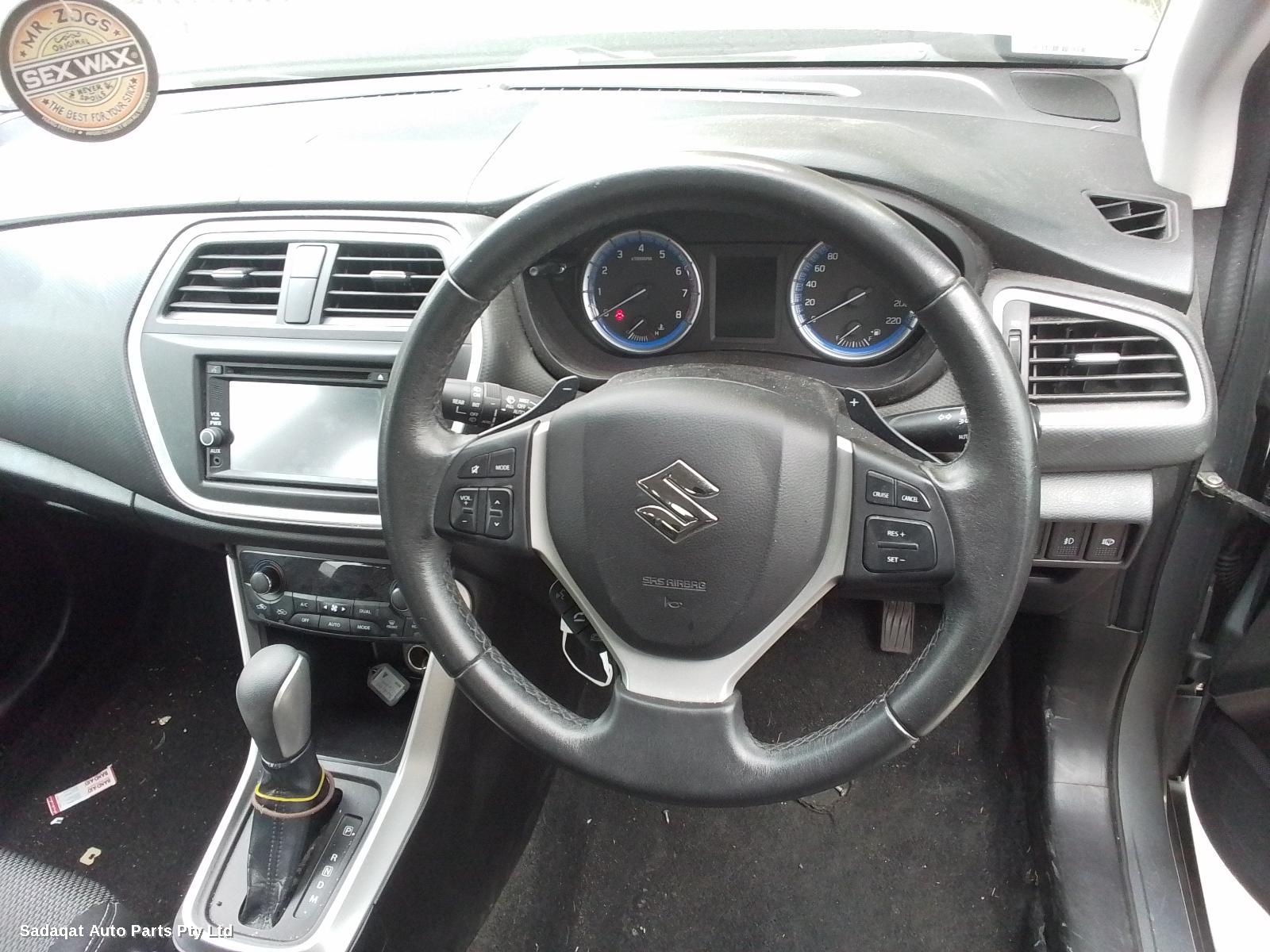 Suzuki S-cross Left Door Mirror