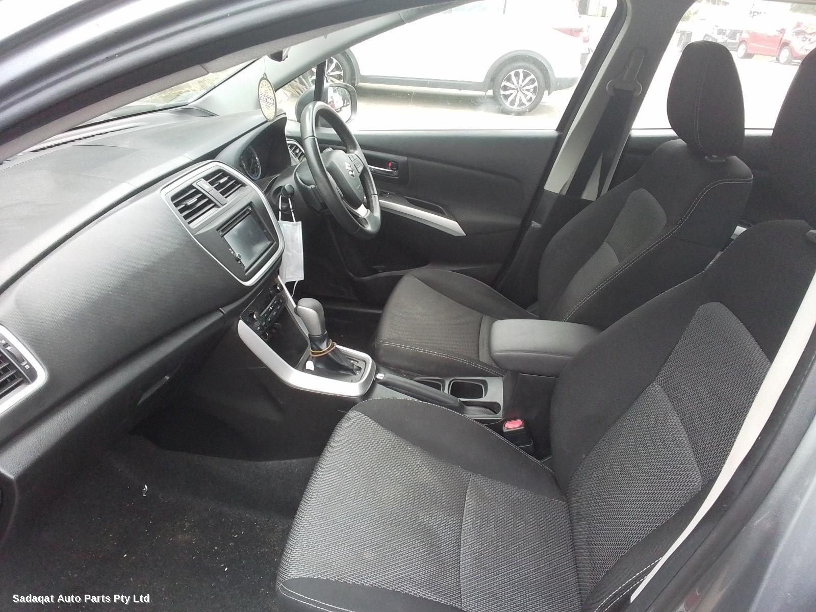 Suzuki S-cross Left Door Mirror