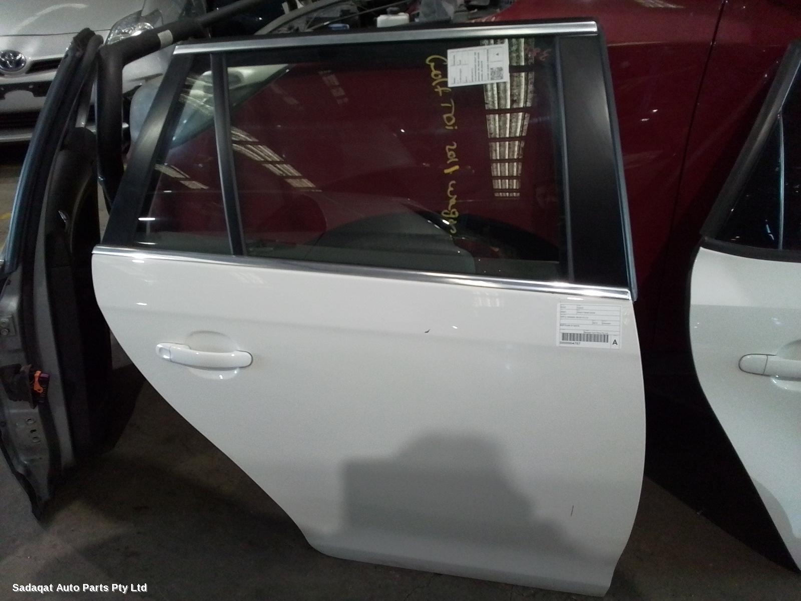 Volkswagen Golf Right_rear_door_sliding