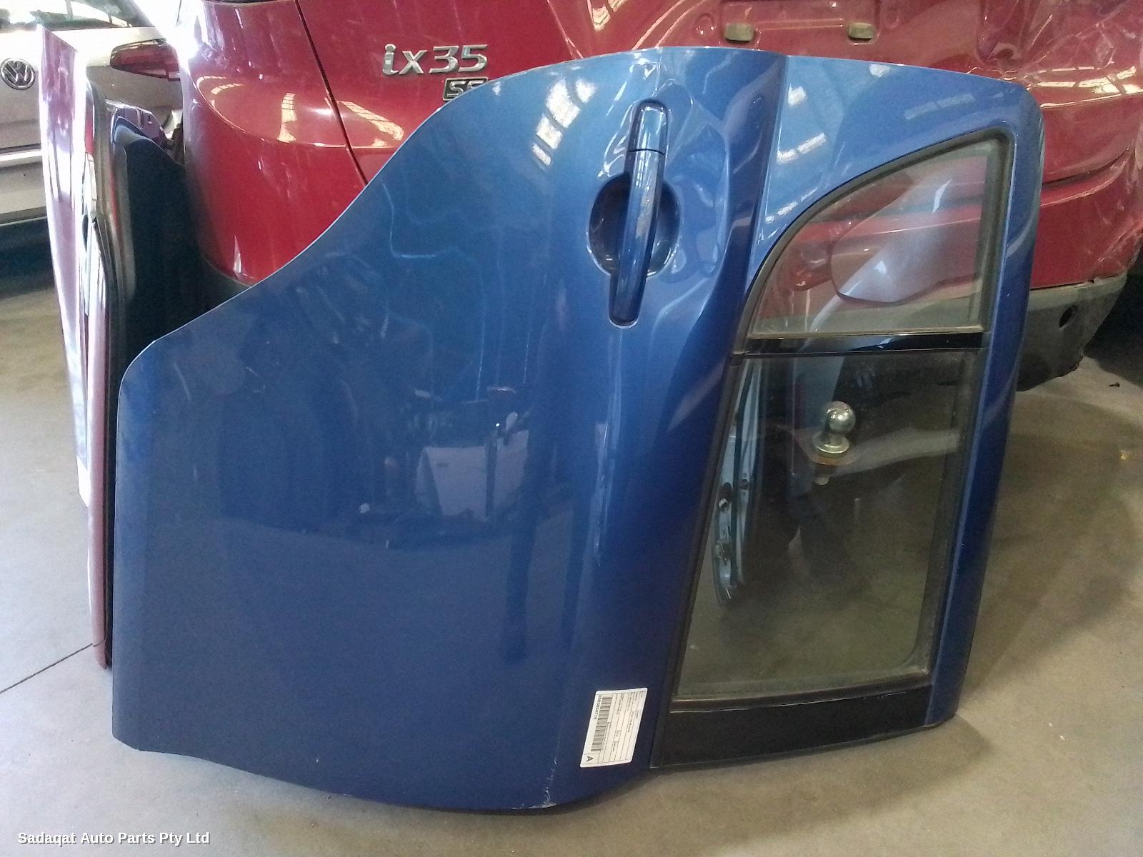 Suzuki Swift Right_rear_door_sliding