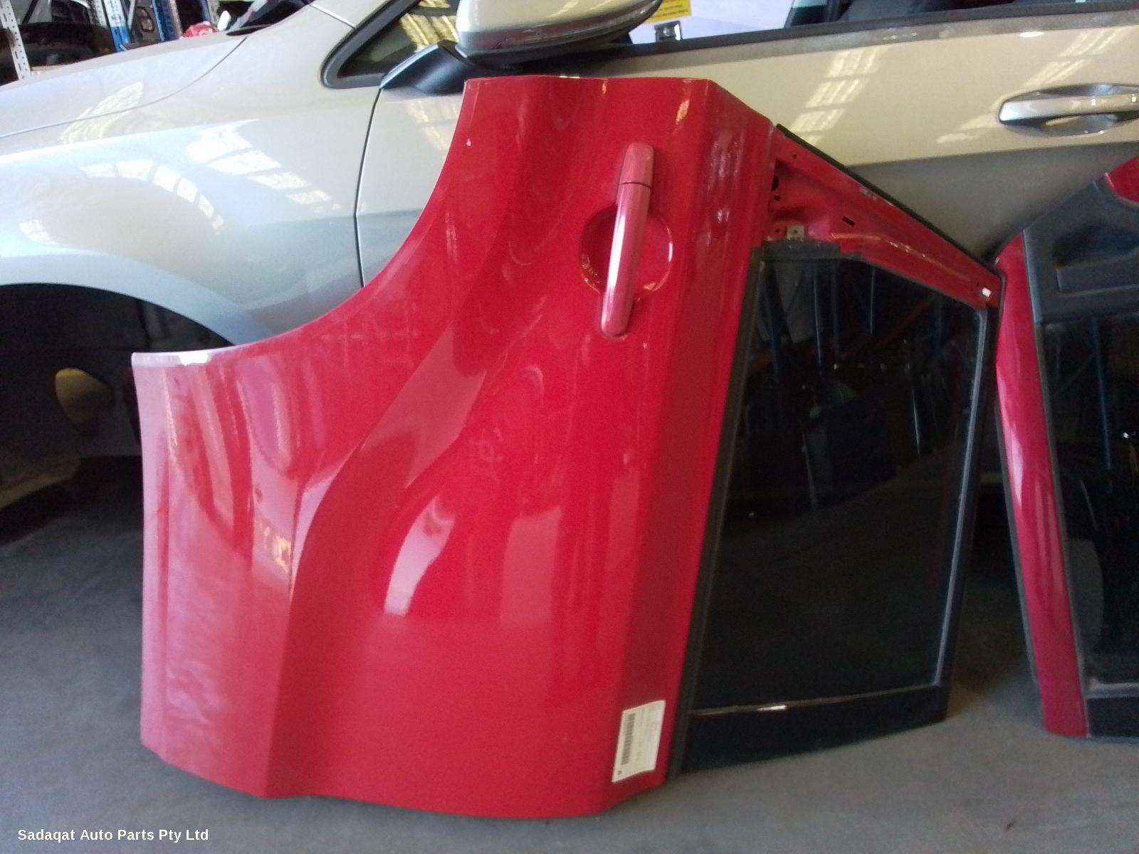 Suzuki Vitara Right_rear_door_sliding