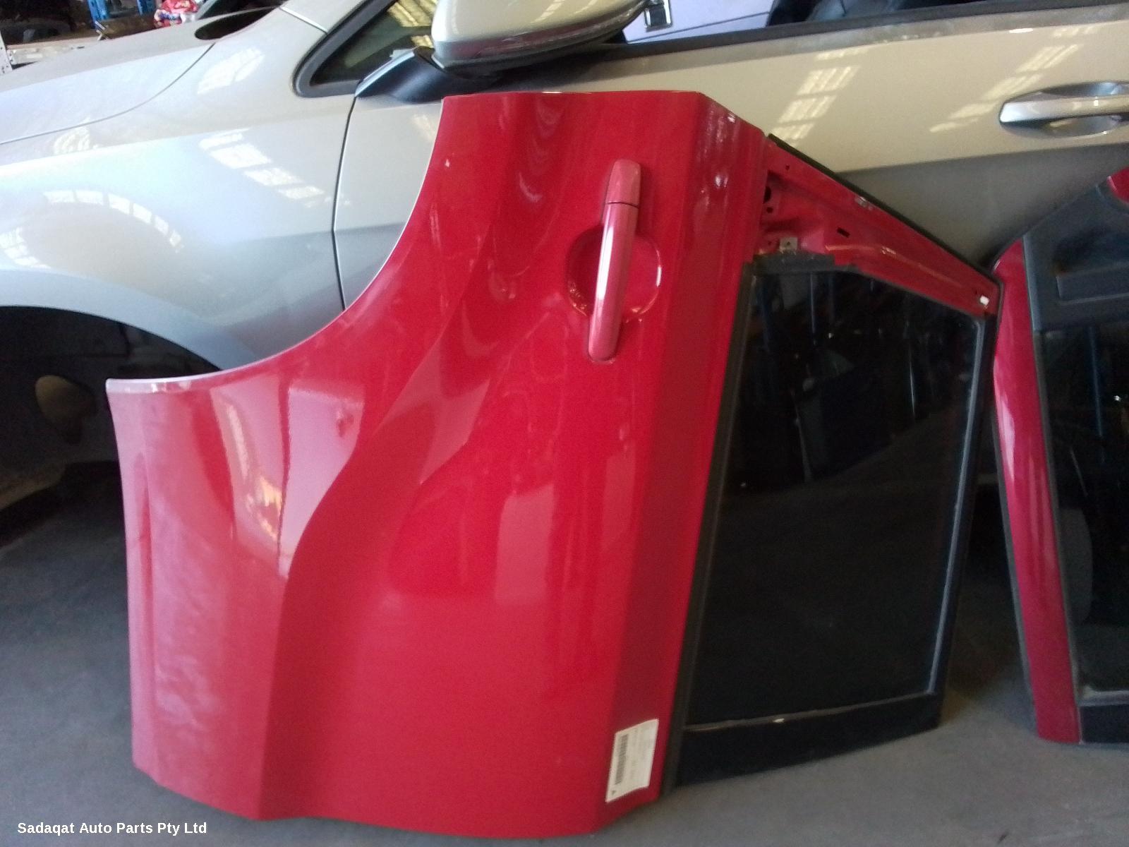 Suzuki Vitara Right_rear_door_sliding