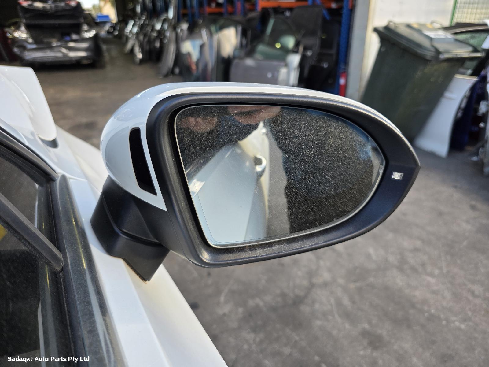 Volkswagen Passat Sunvisor