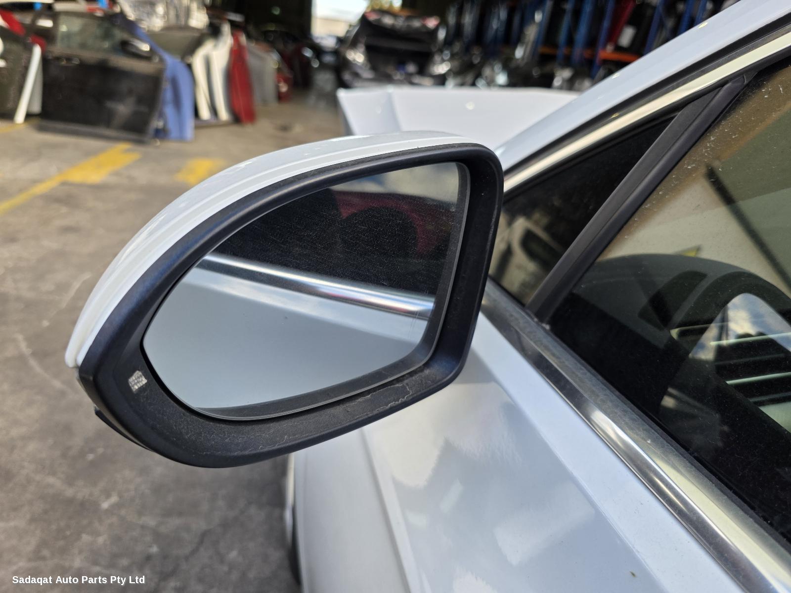 Volkswagen Passat Sunvisor