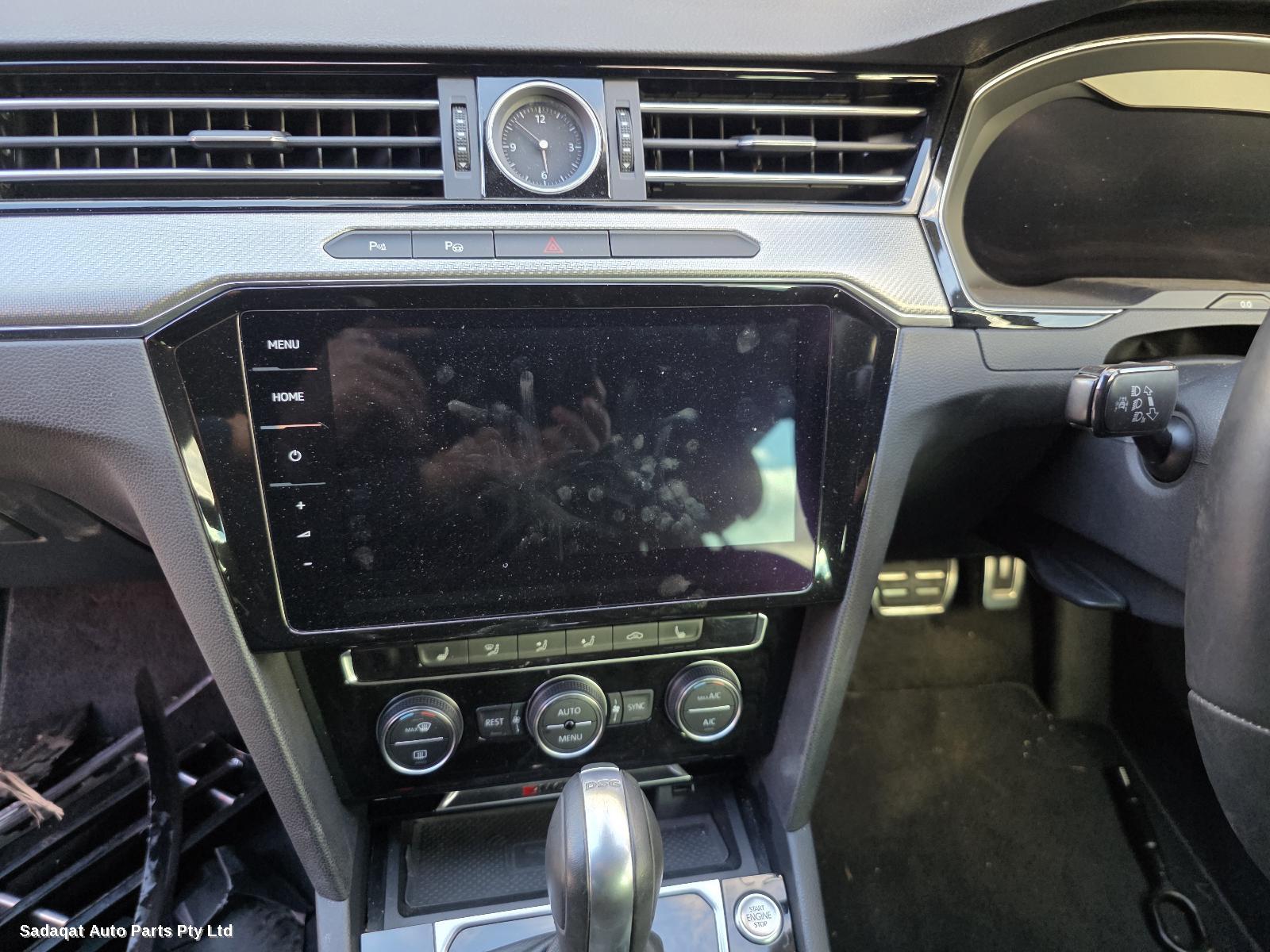 Volkswagen Passat Sunvisor