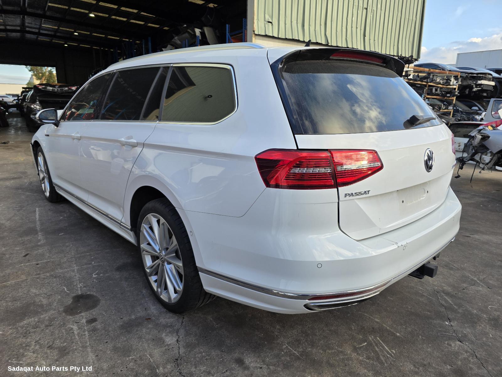 Volkswagen Passat Sunvisor