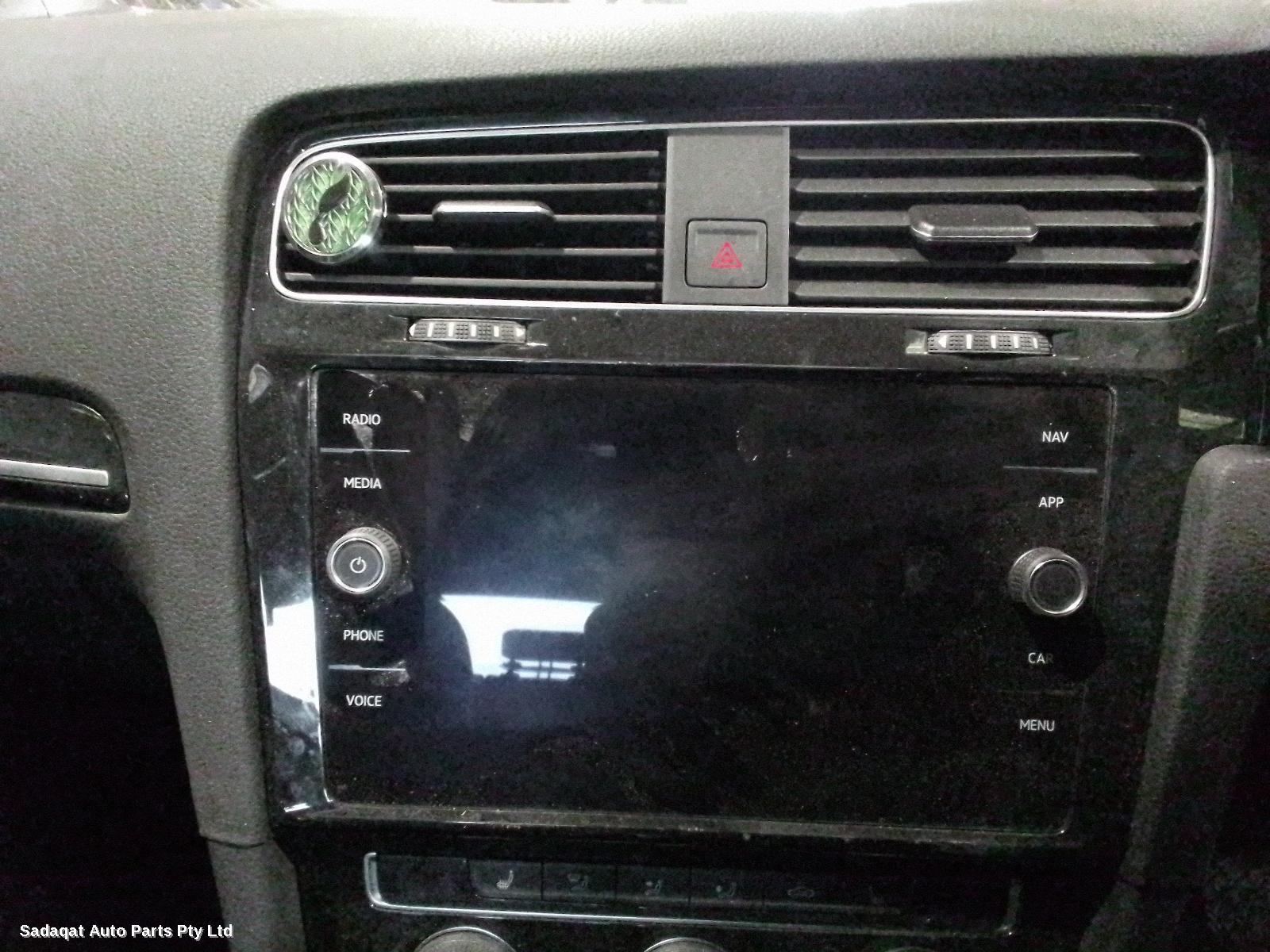 Volkswagen Golf Left Guard Liner