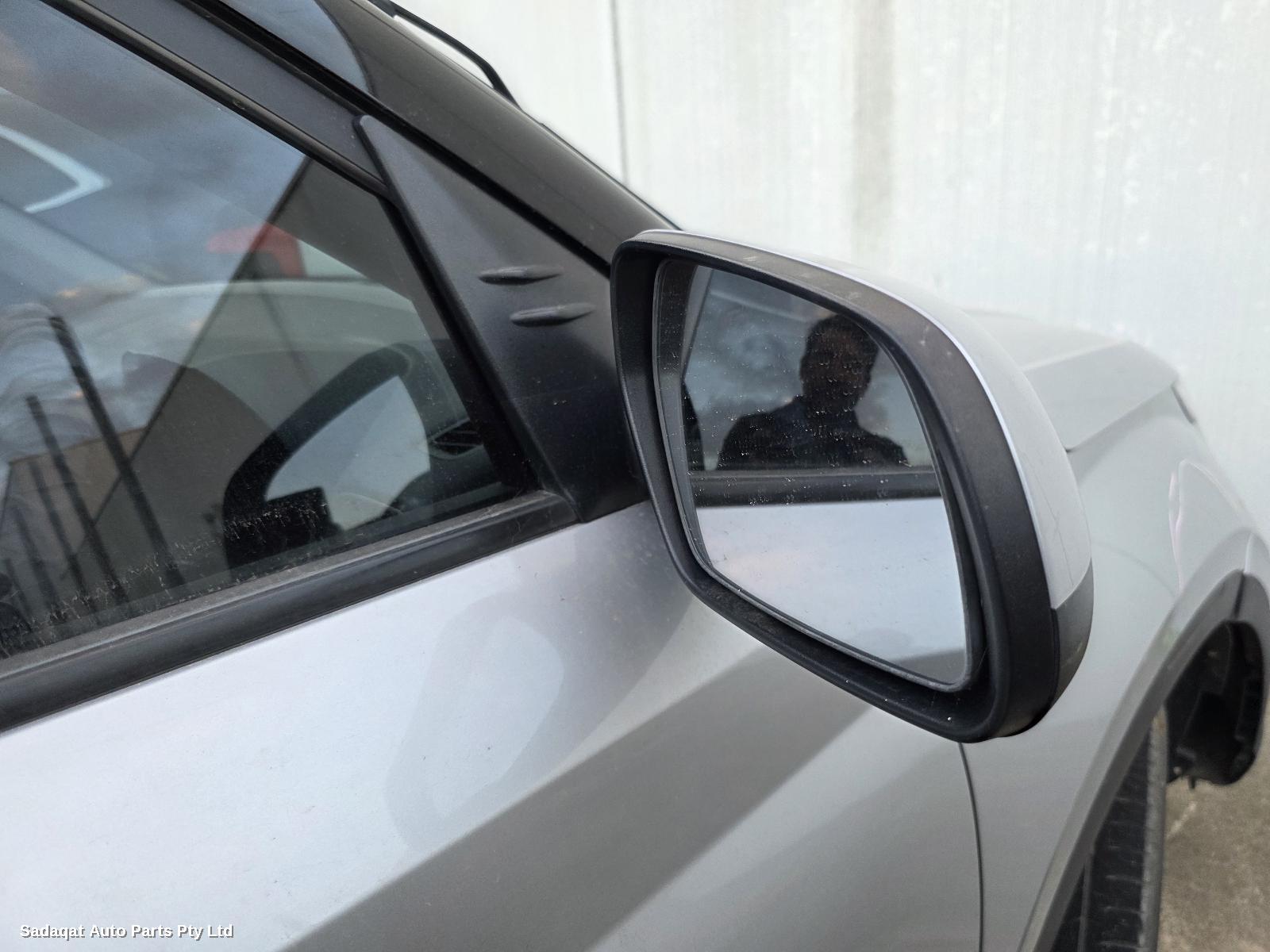 Hyundai Venue Antenna