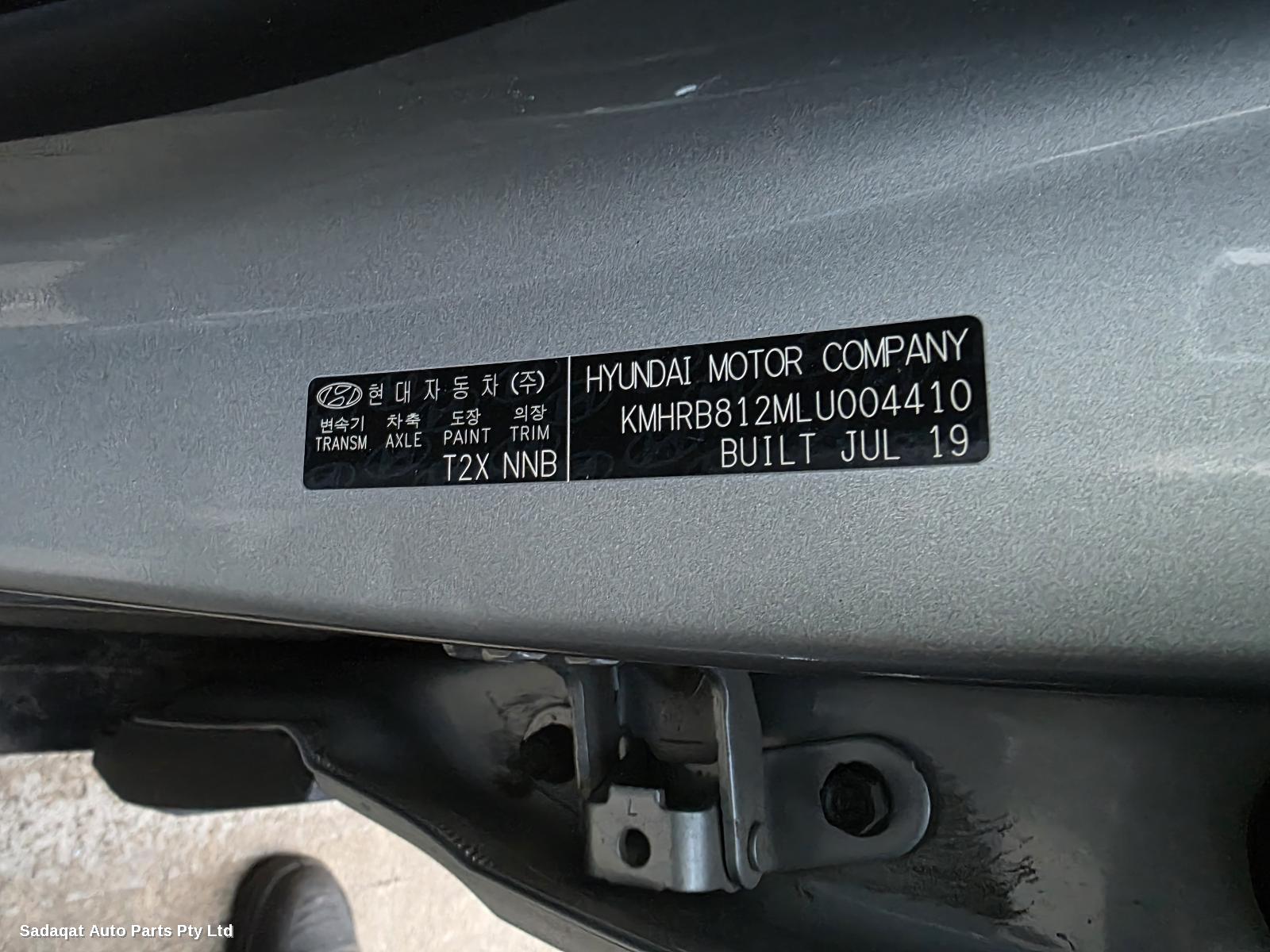 Hyundai Venue Antenna