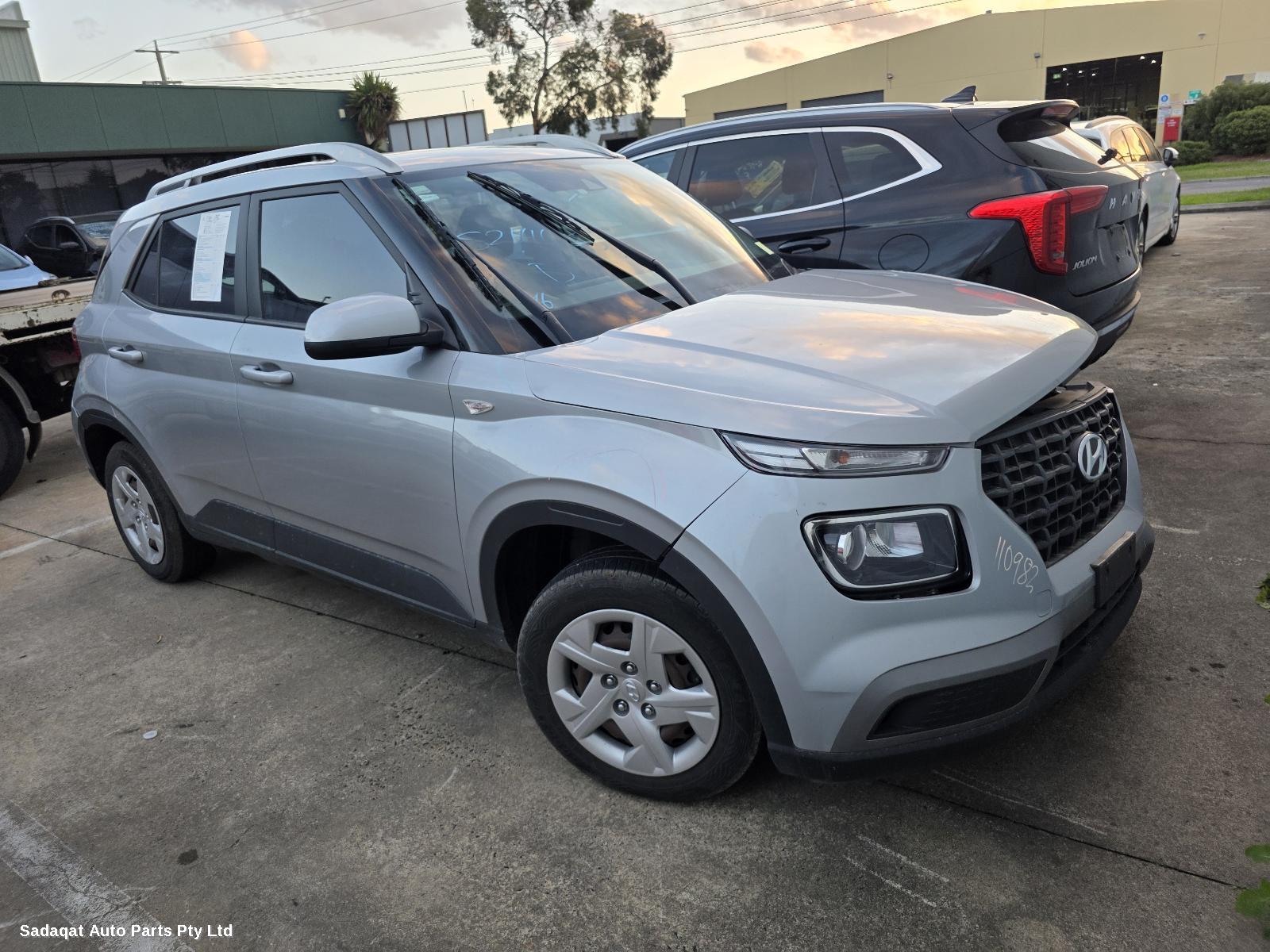 Hyundai Venue Antenna