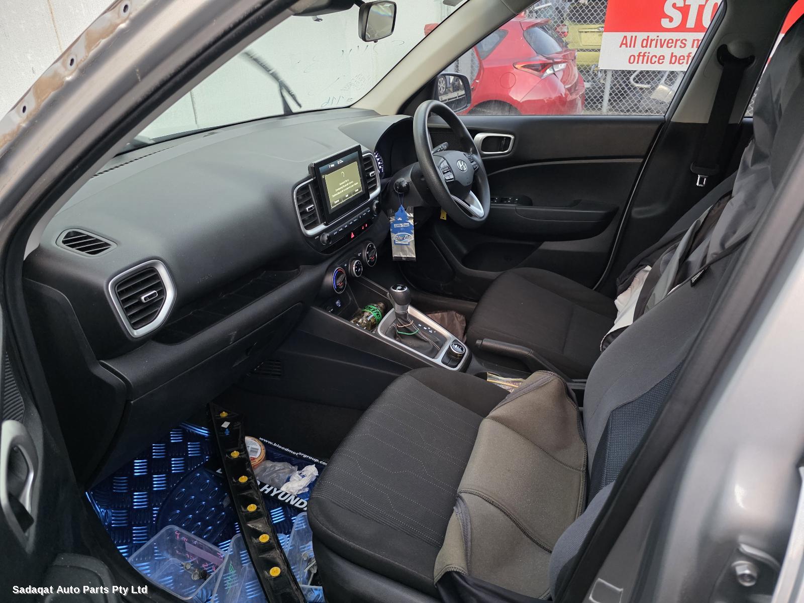 Hyundai Venue Antenna