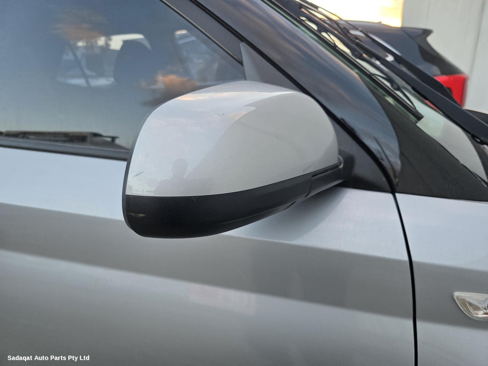 Hyundai Venue Antenna