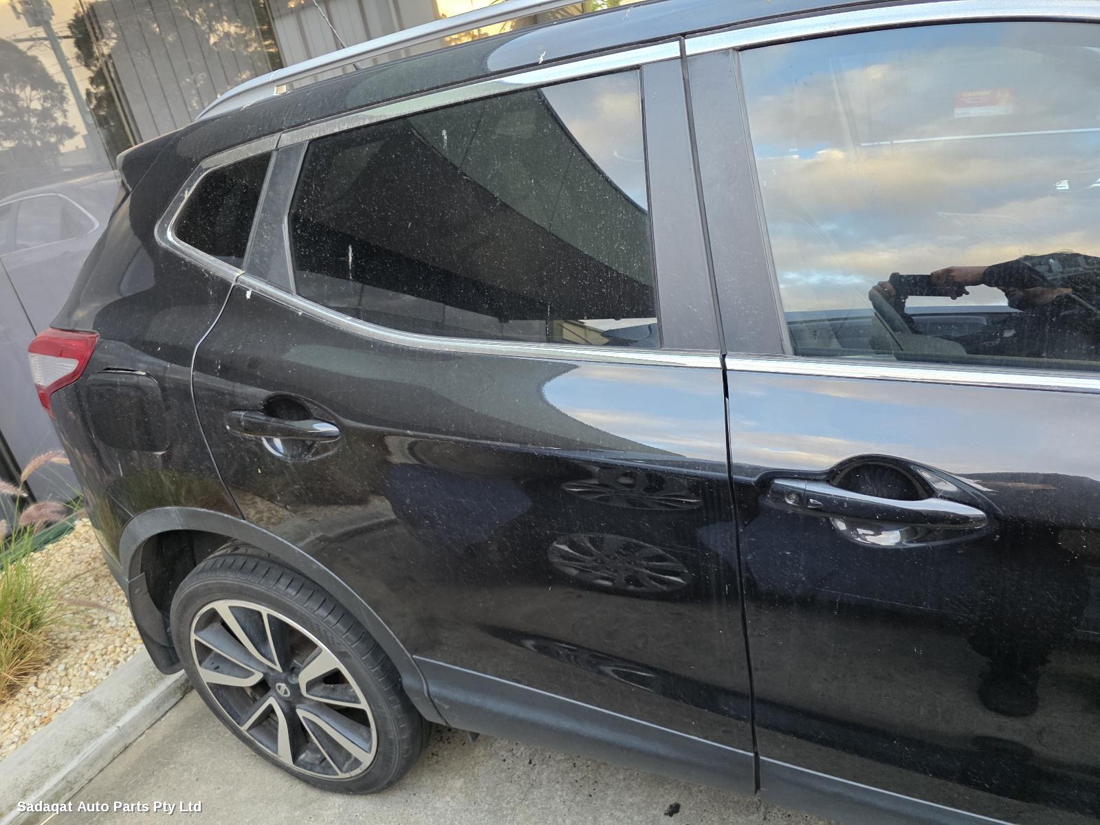 Nissan Qashqai Right Front Door