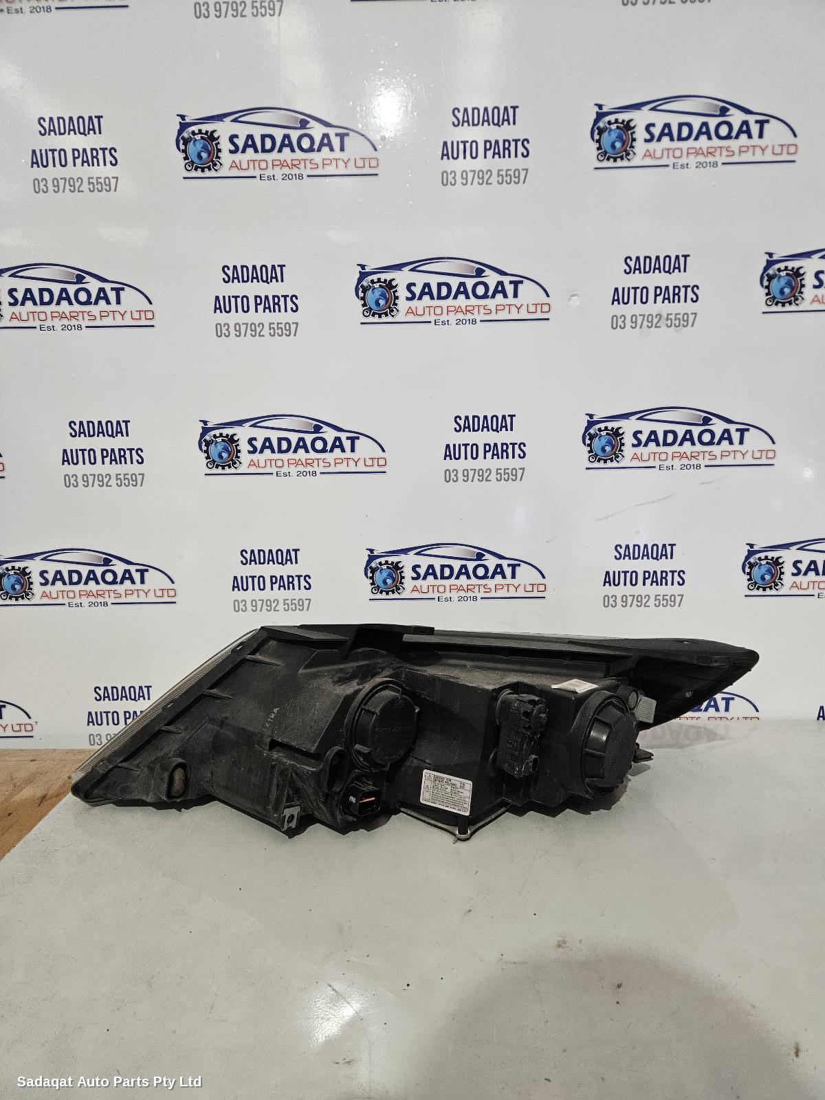 Kia Sorento Right Headlamp