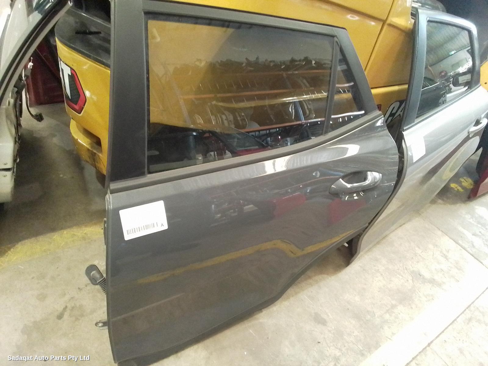 Kia Stonic Left Rear Door/sliding