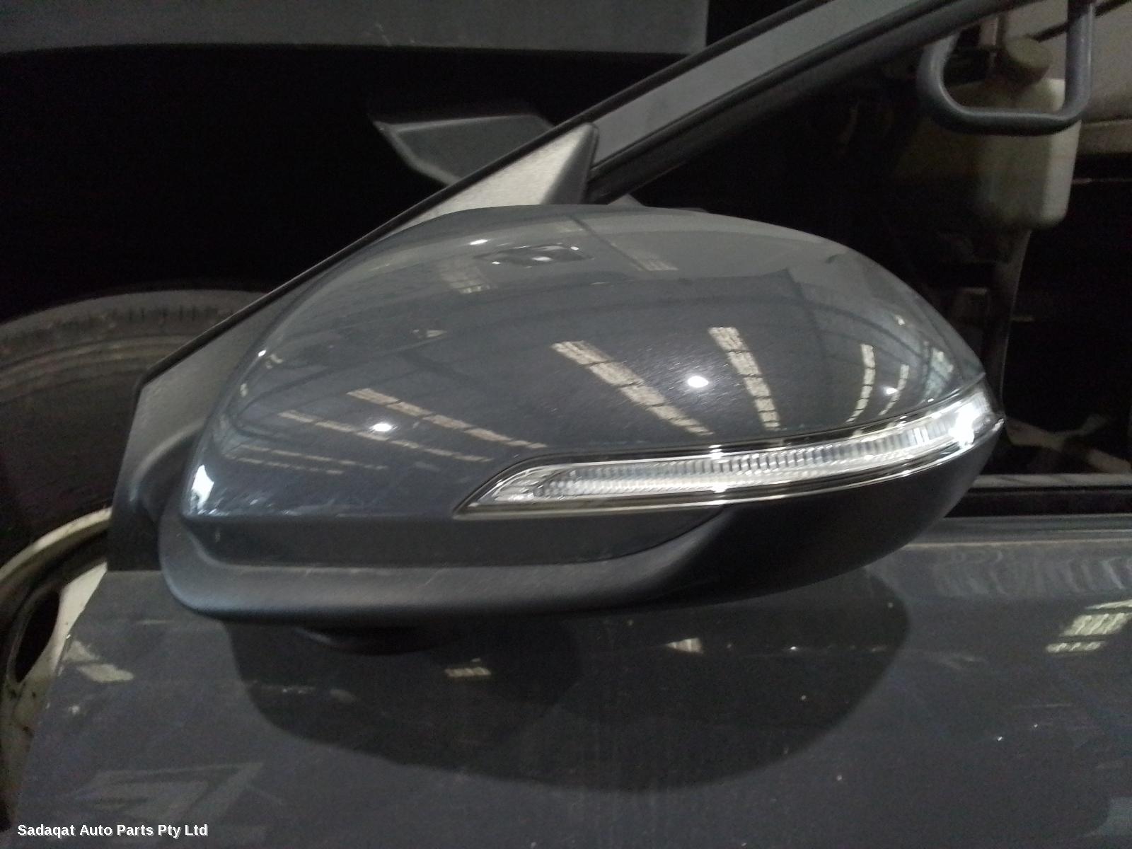 Kia Stonic Left Door Mirror