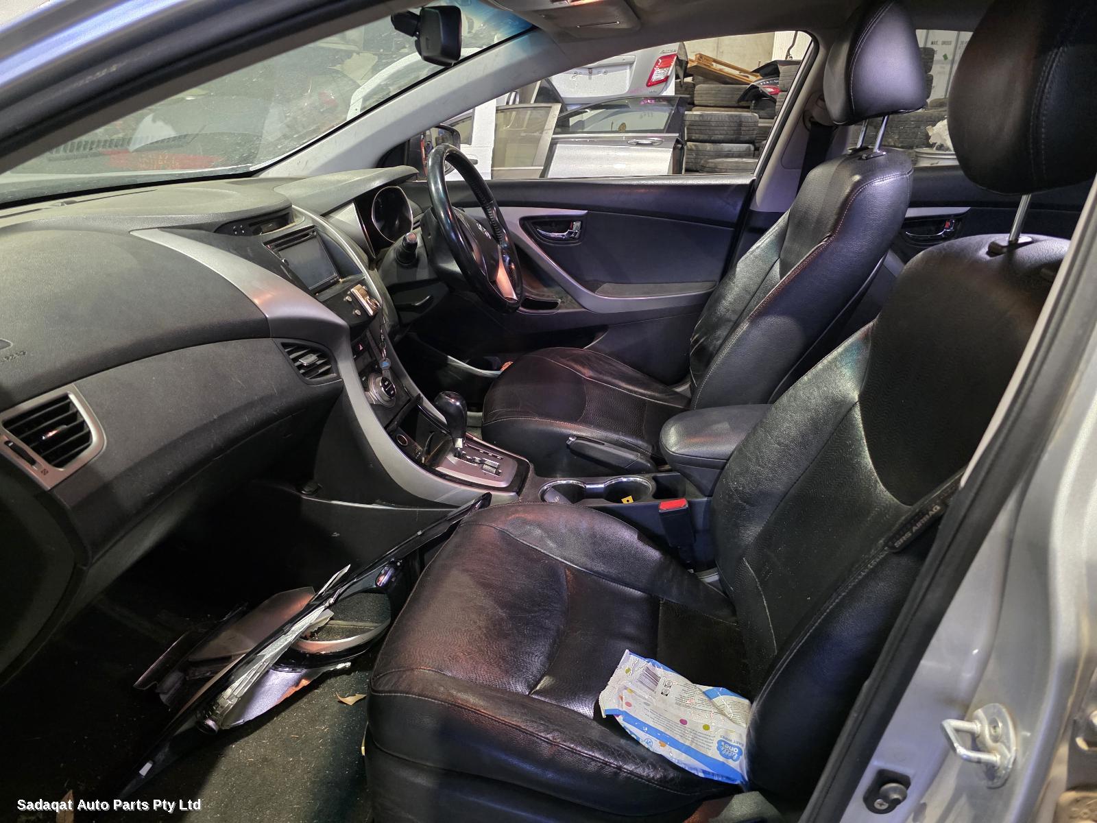 Hyundai Elantra Left Guard