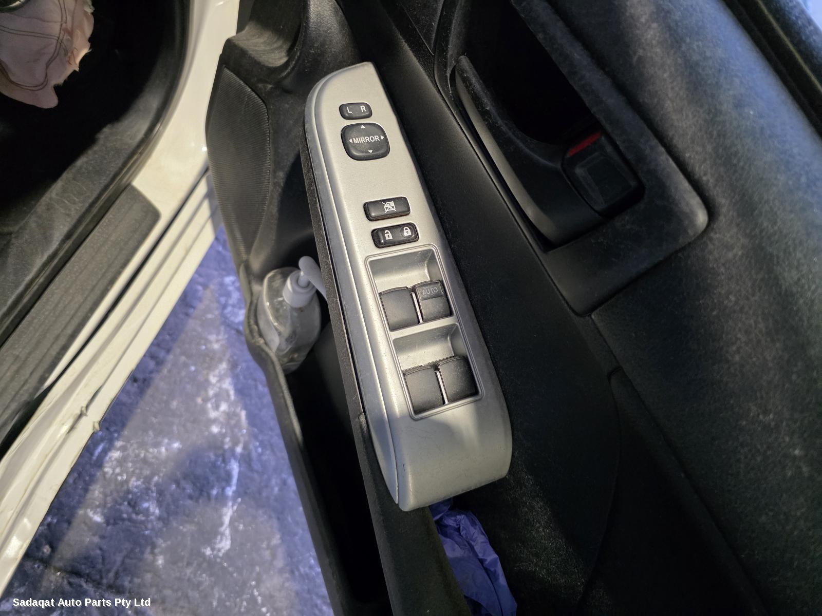 Toyota Camry Left Headlamp