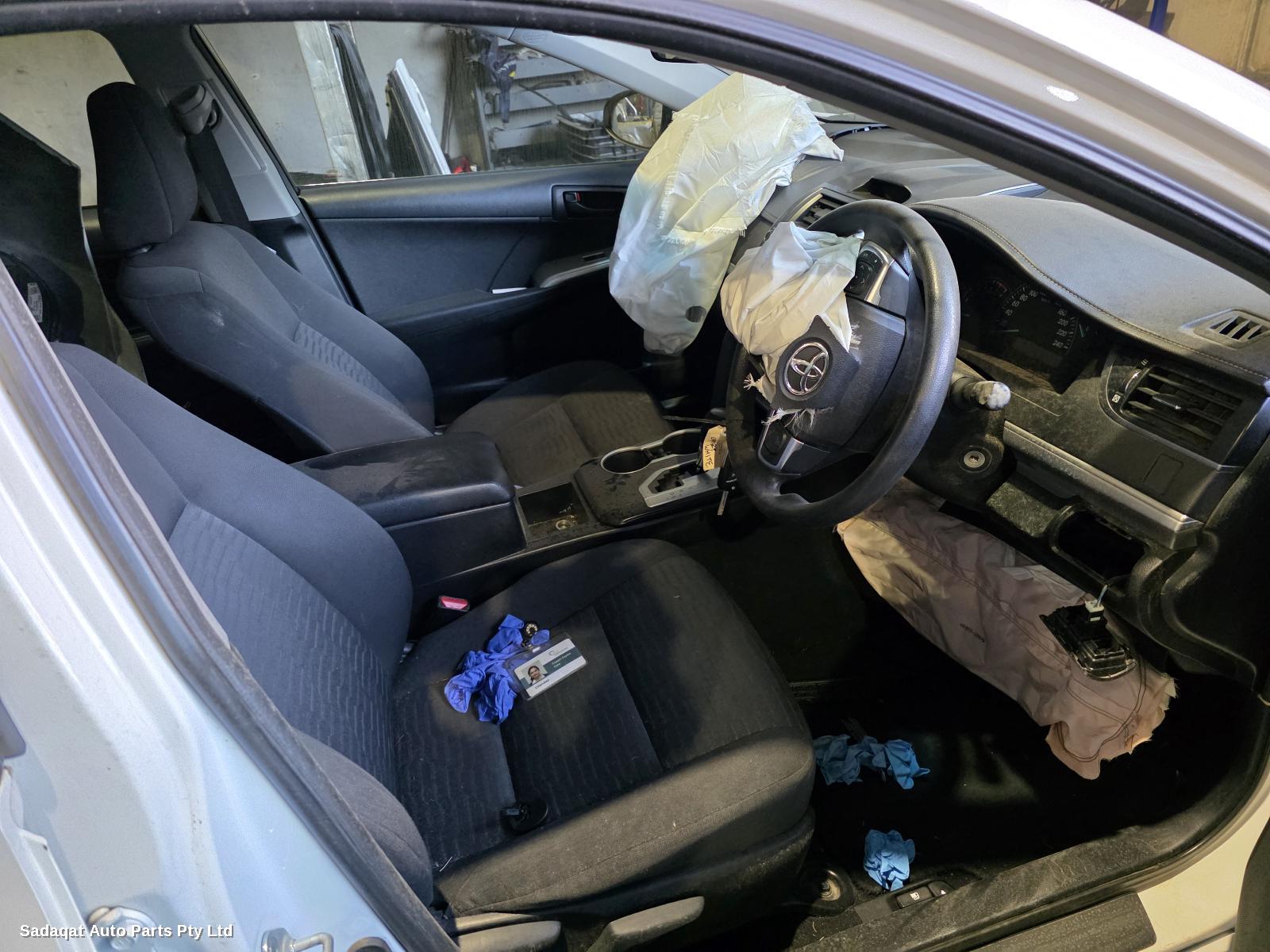 Toyota Camry Left Headlamp