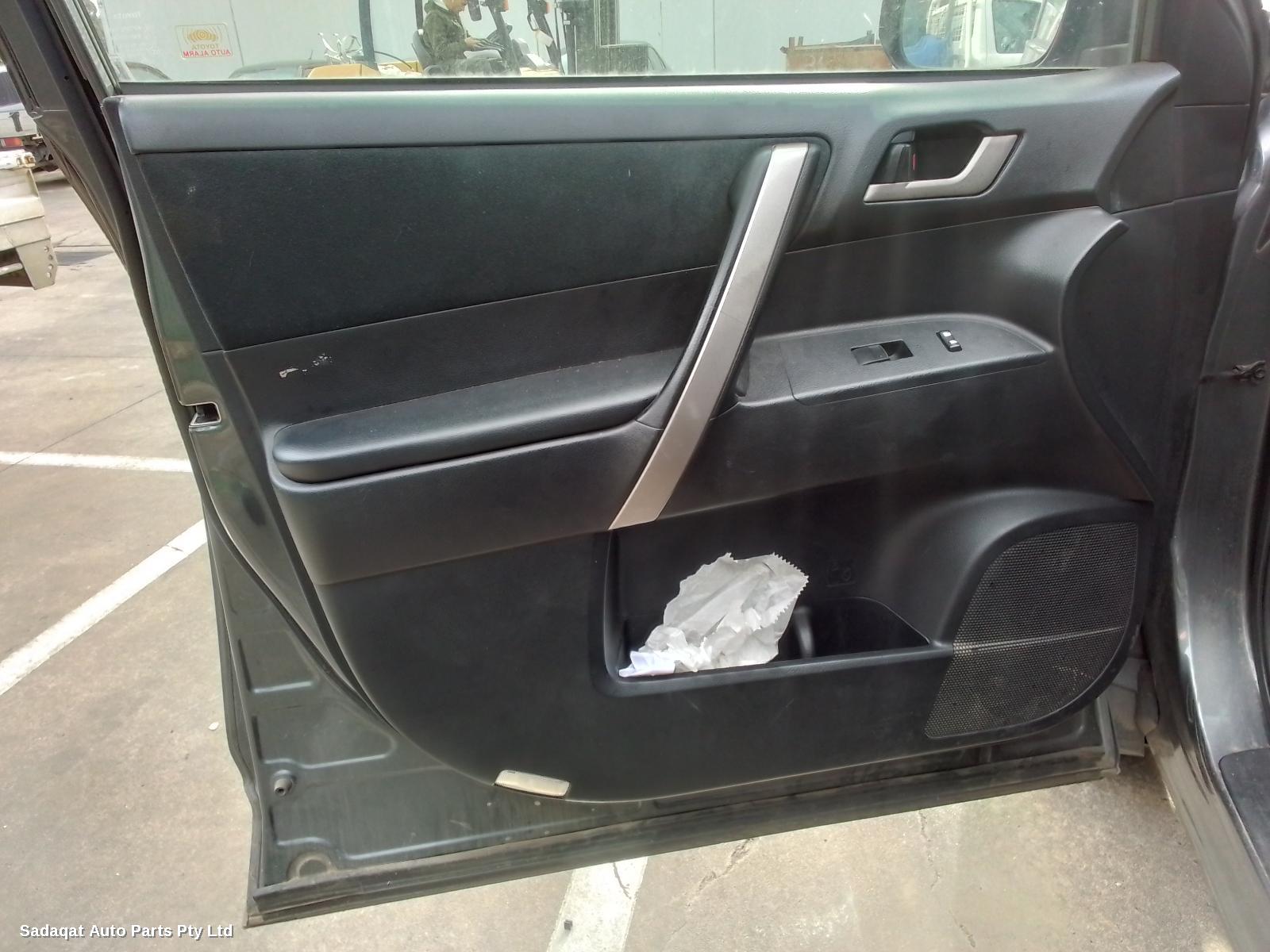 Toyota Kluger R/bar Bracket/reinfo