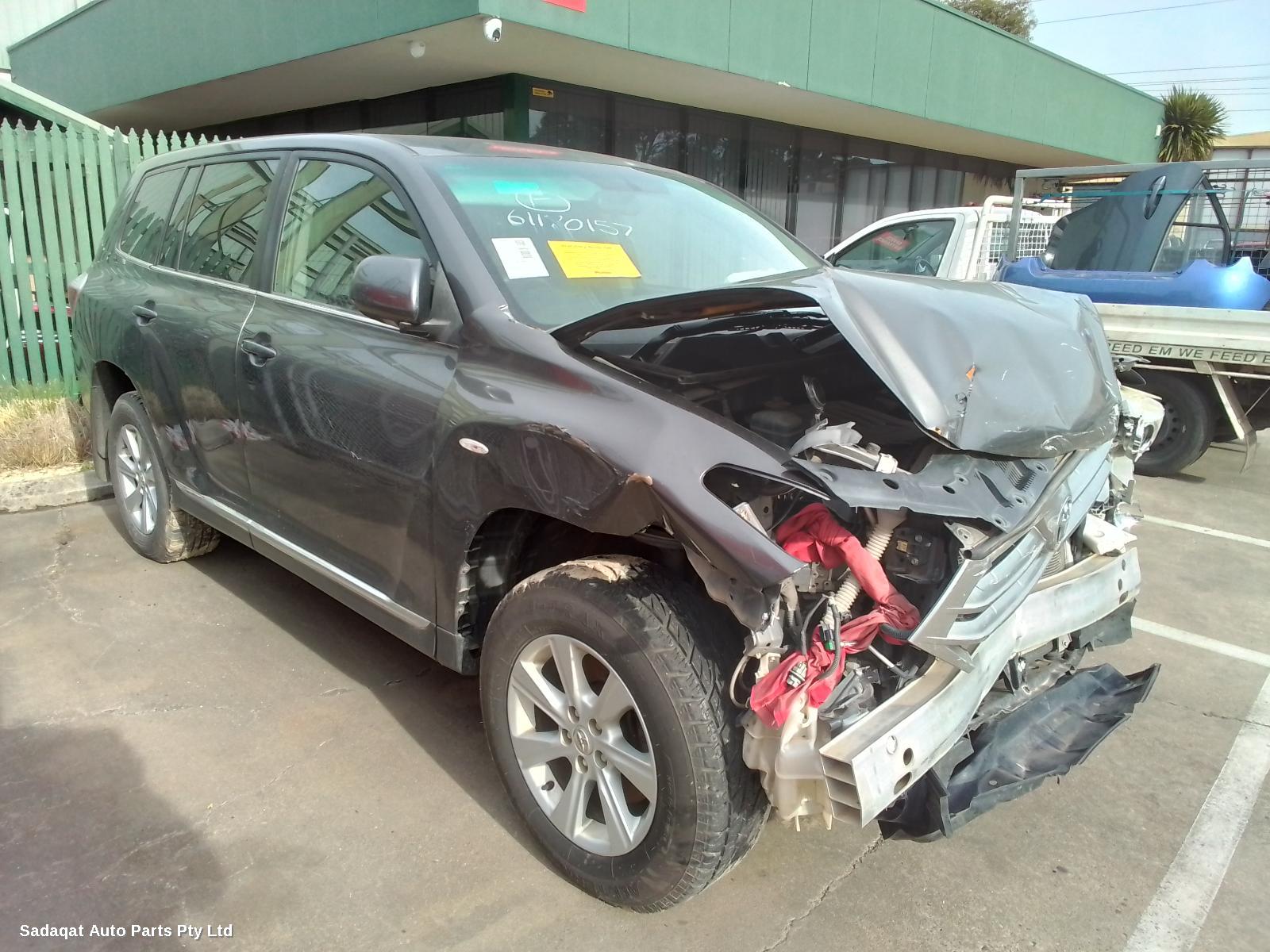 Toyota Kluger R/bar Bracket/reinfo