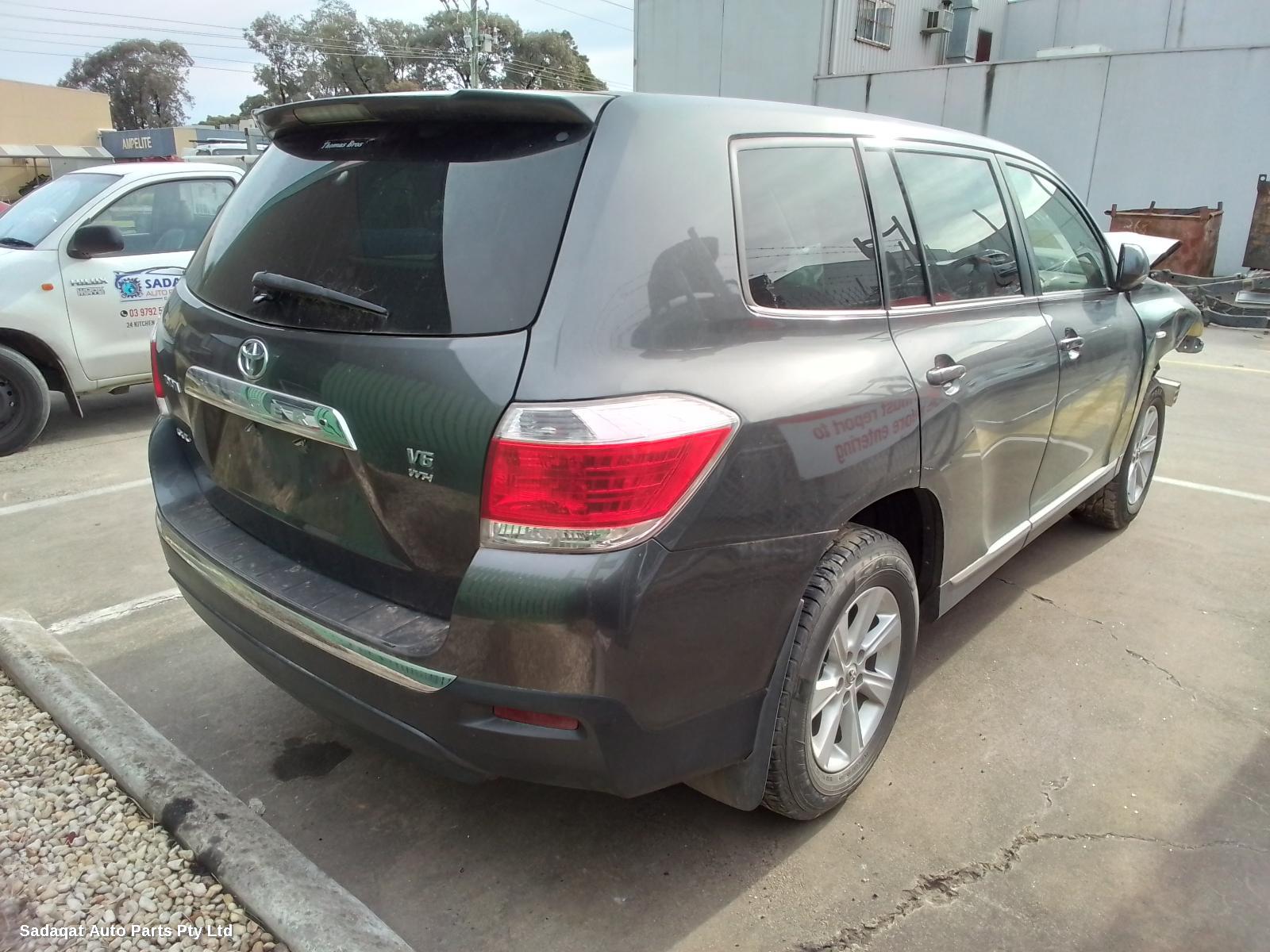 Toyota Kluger R/bar Bracket/reinfo