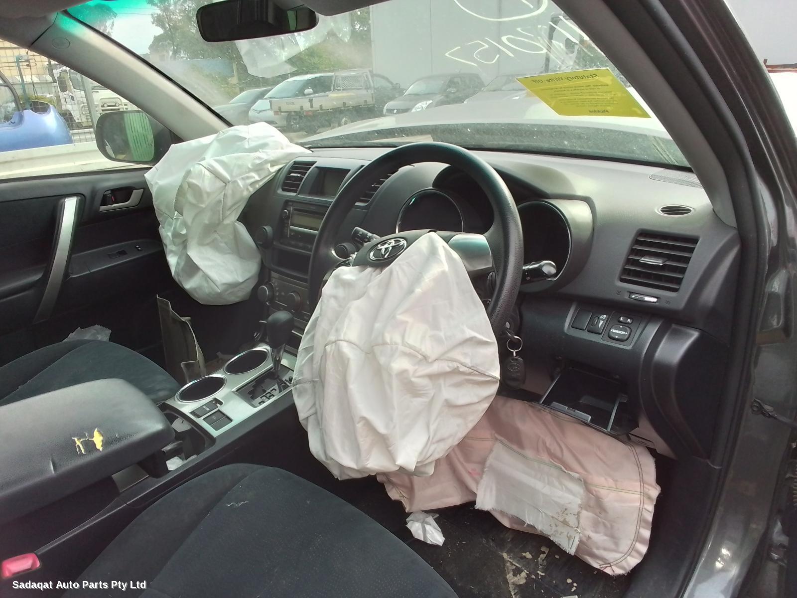 Toyota Kluger R/bar Bracket/reinfo