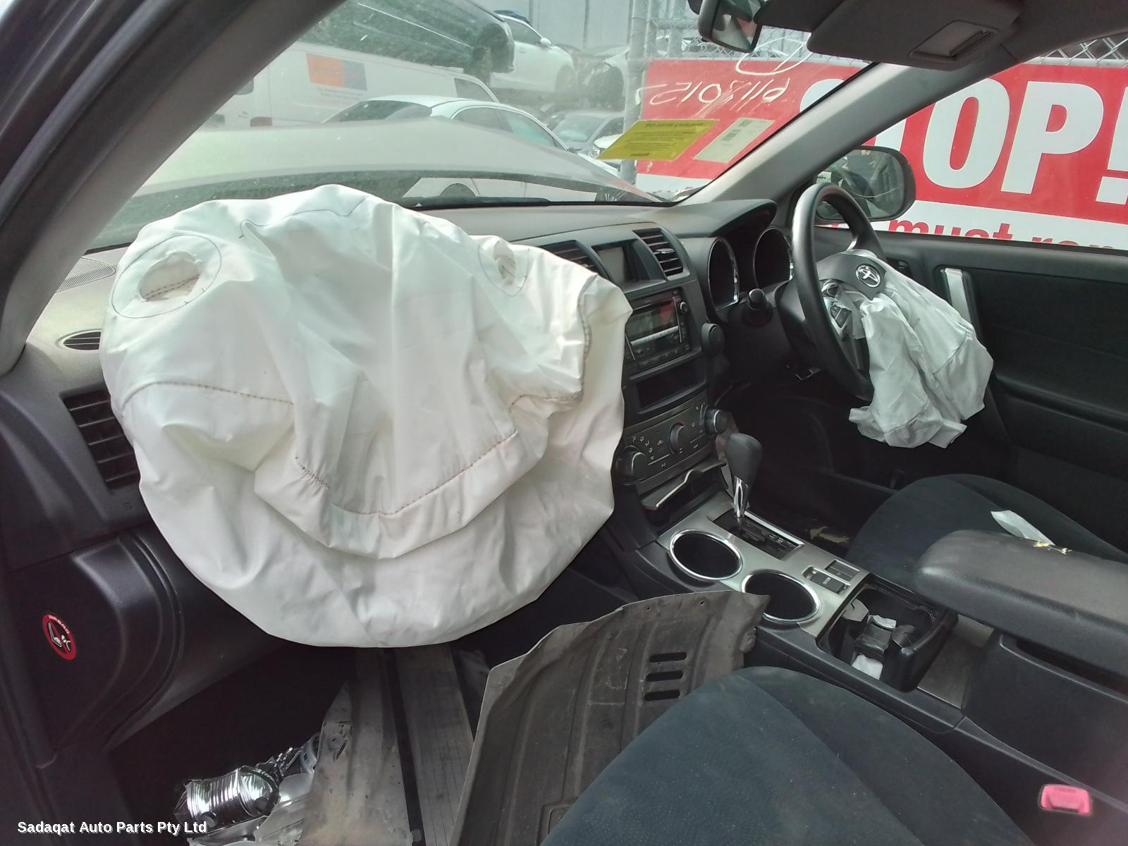 Toyota Kluger R/bar Bracket/reinfo