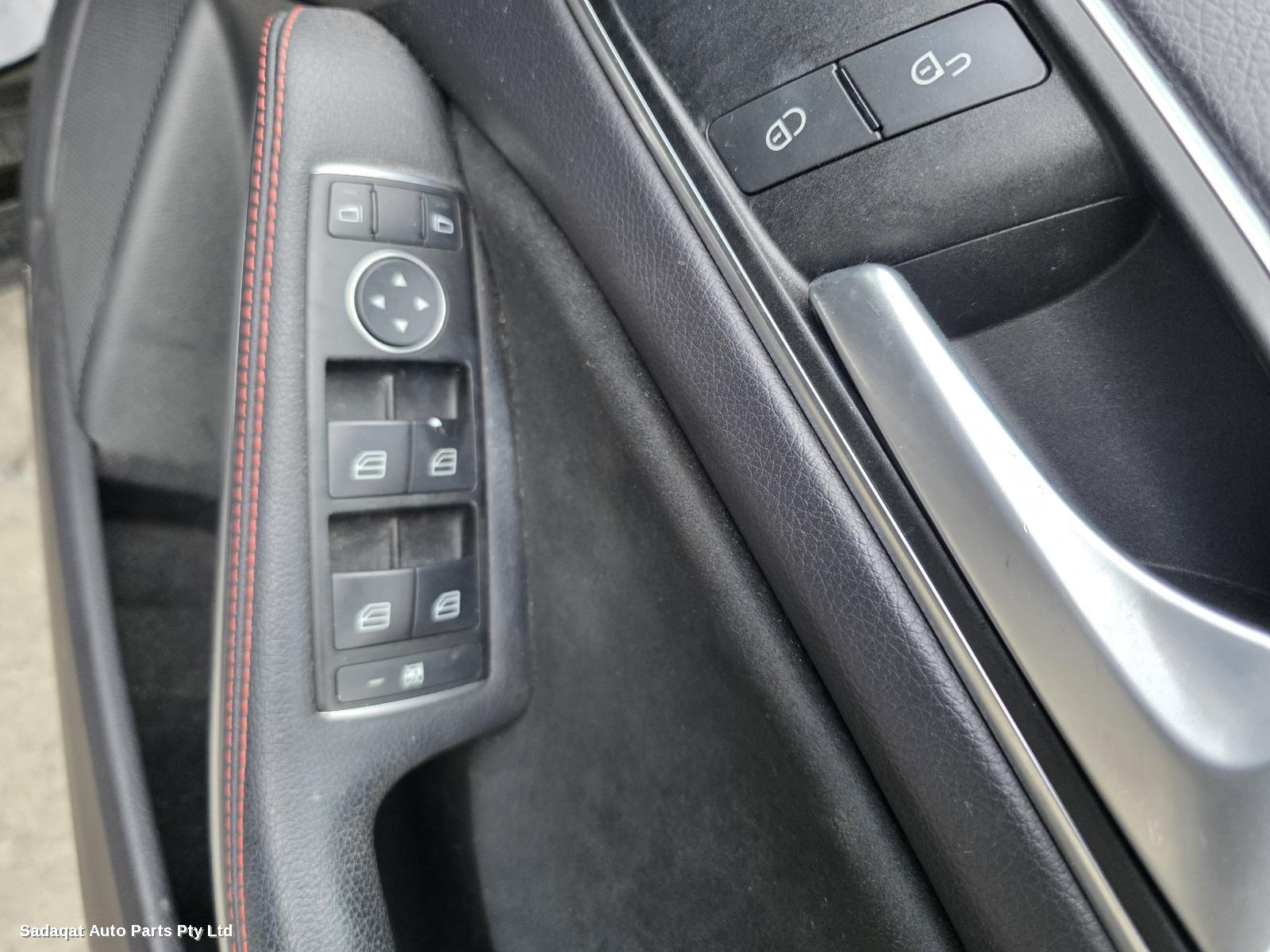 Mercedes A Class R/bar Bracket/reinfo