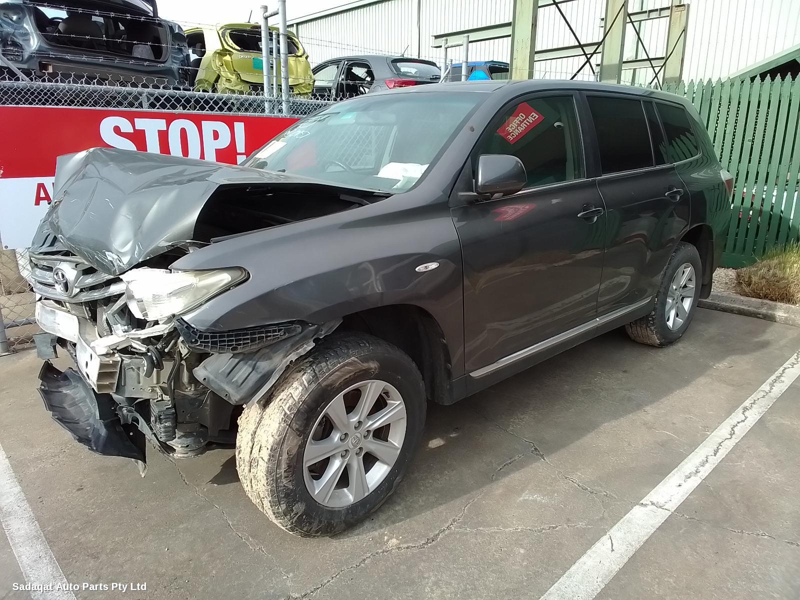 Toyota Kluger R/bar Bracket/reinfo