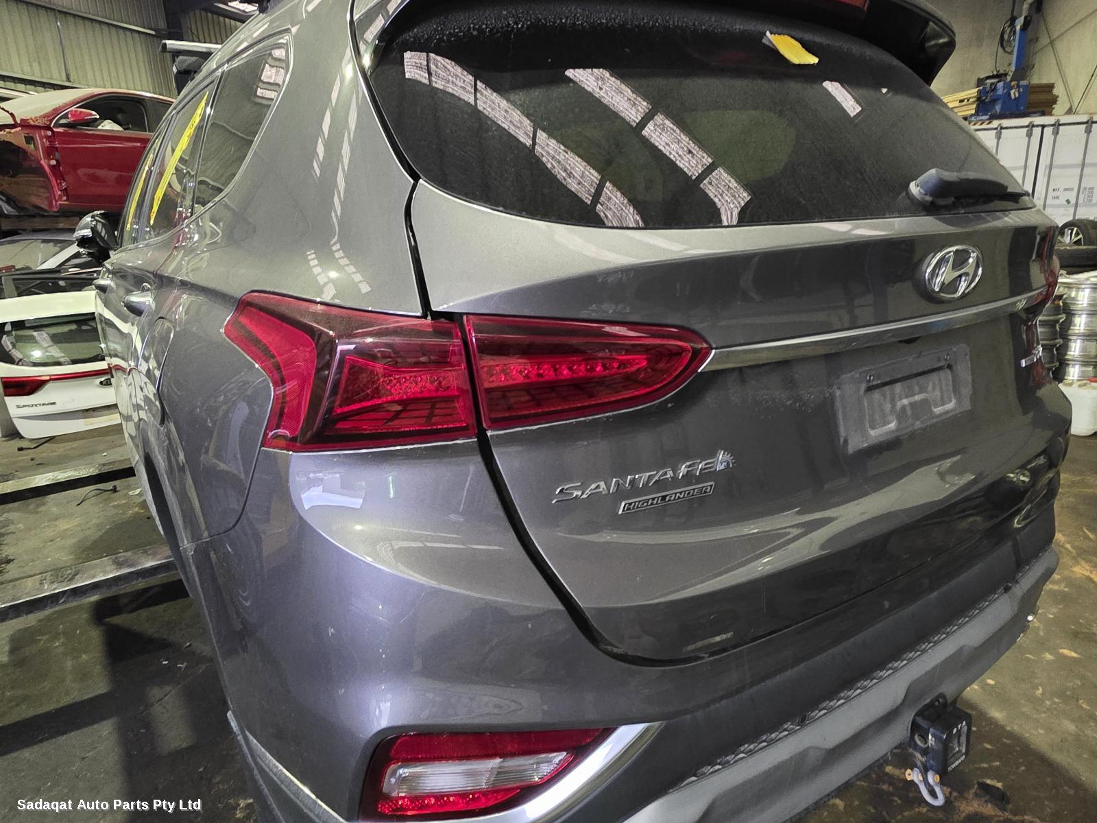 Hyundai Santa Fe Courtesy Light