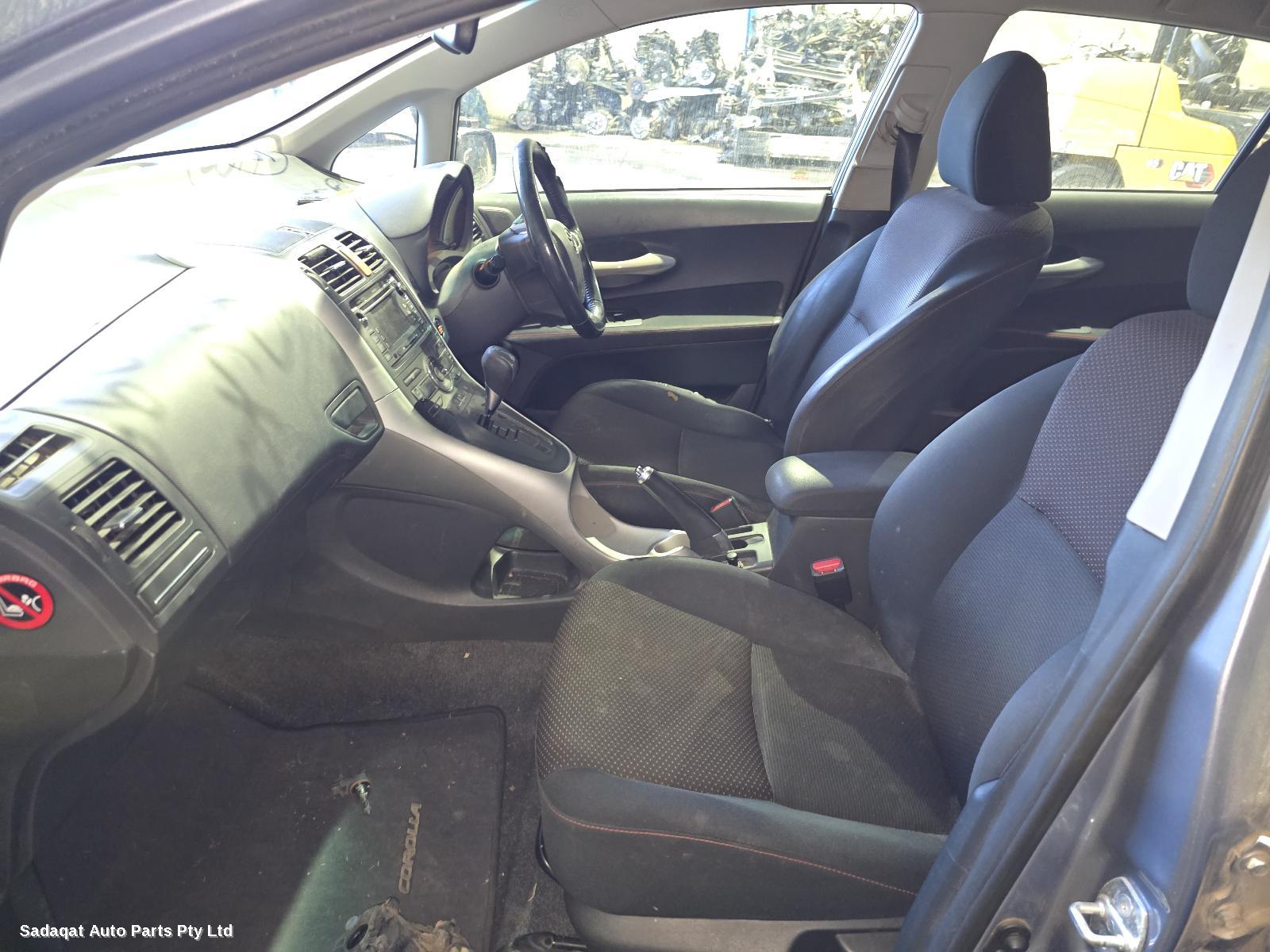 Toyota Corolla Right_rear_door_sliding